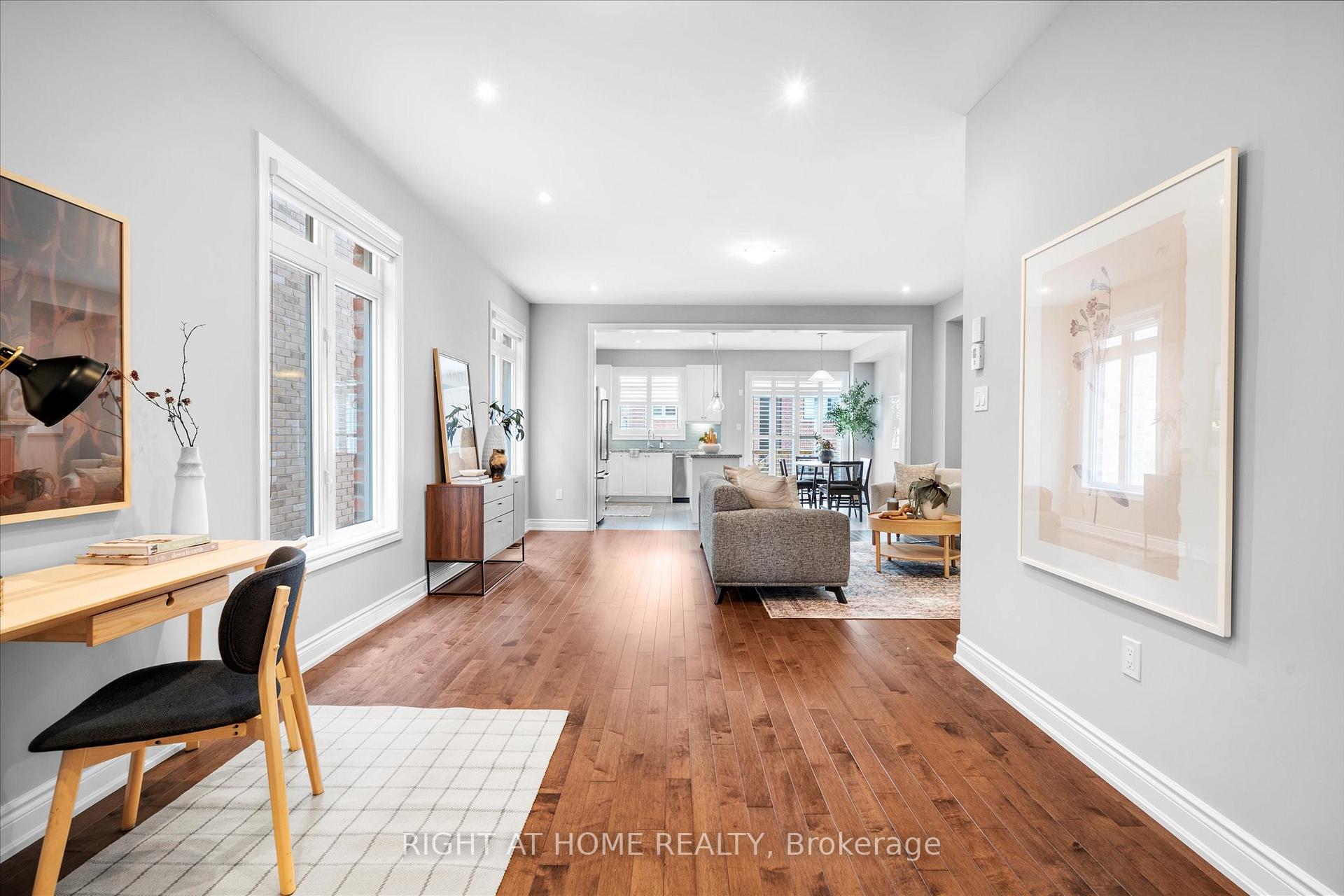 Photo 5 of 250 Cranbrook Crescent, Vaughan, Kleinburg — HOMEH