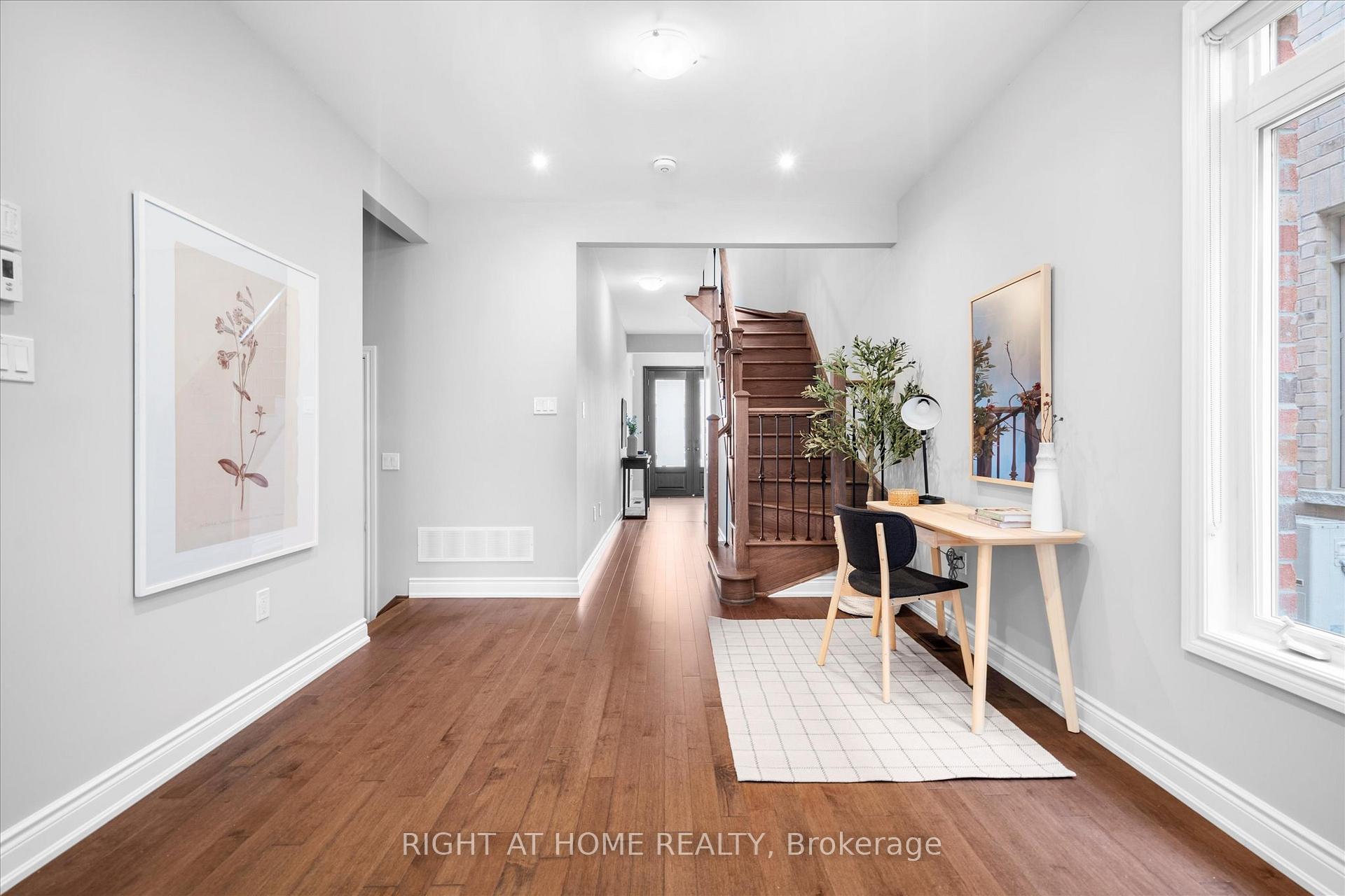 Photo 6 of 250 Cranbrook Crescent, Vaughan, Kleinburg — HOMEH