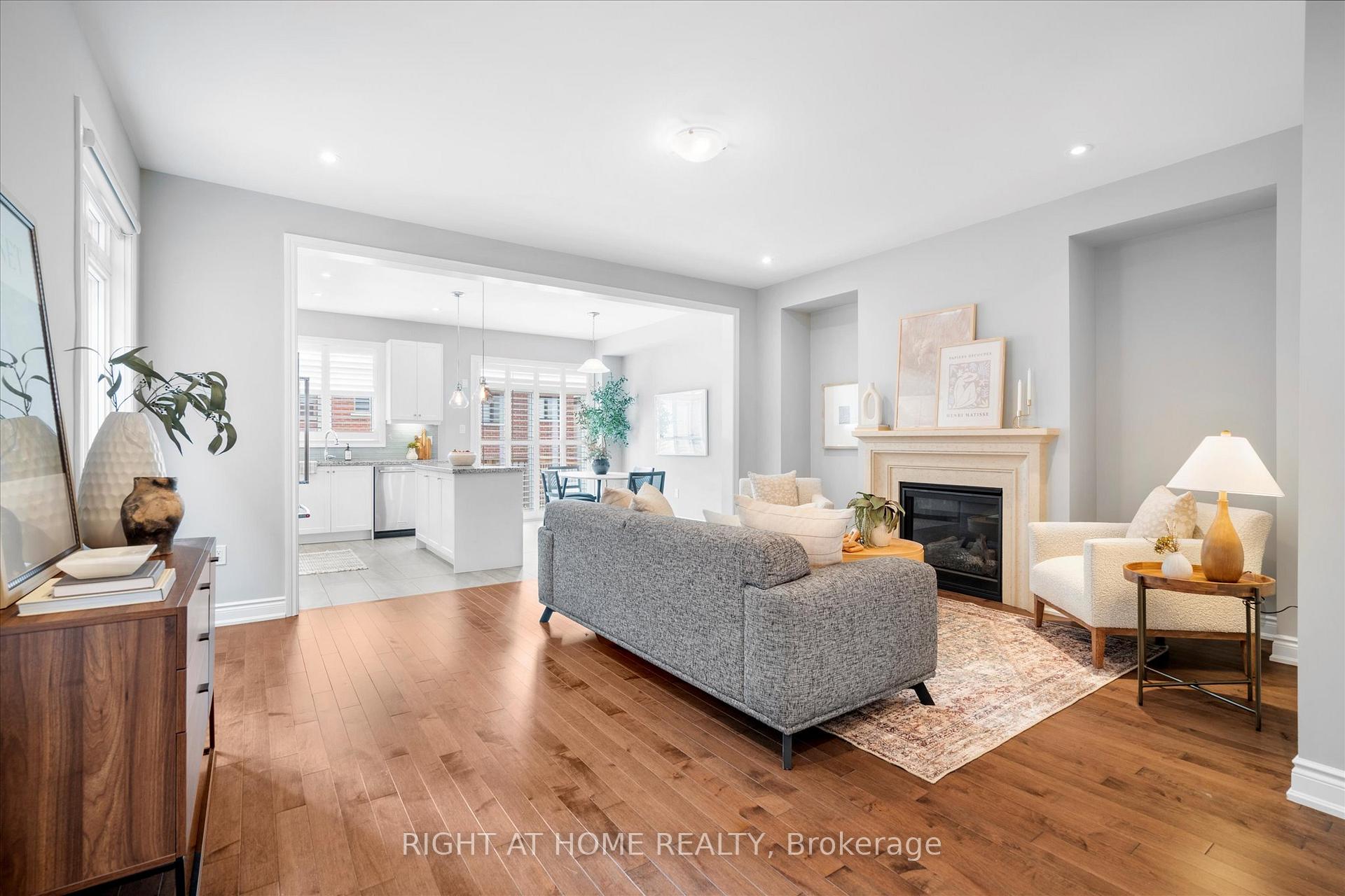 Photo 7 of 250 Cranbrook Crescent, Vaughan, Kleinburg — HOMEH