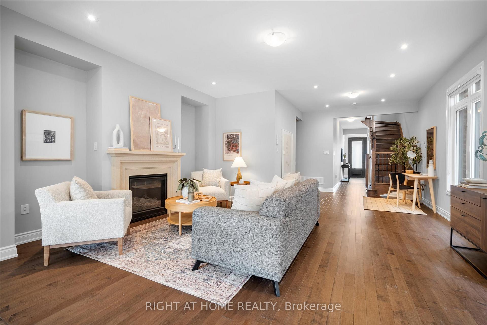 Photo 8 of 250 Cranbrook Crescent, Vaughan, Kleinburg — HOMEH