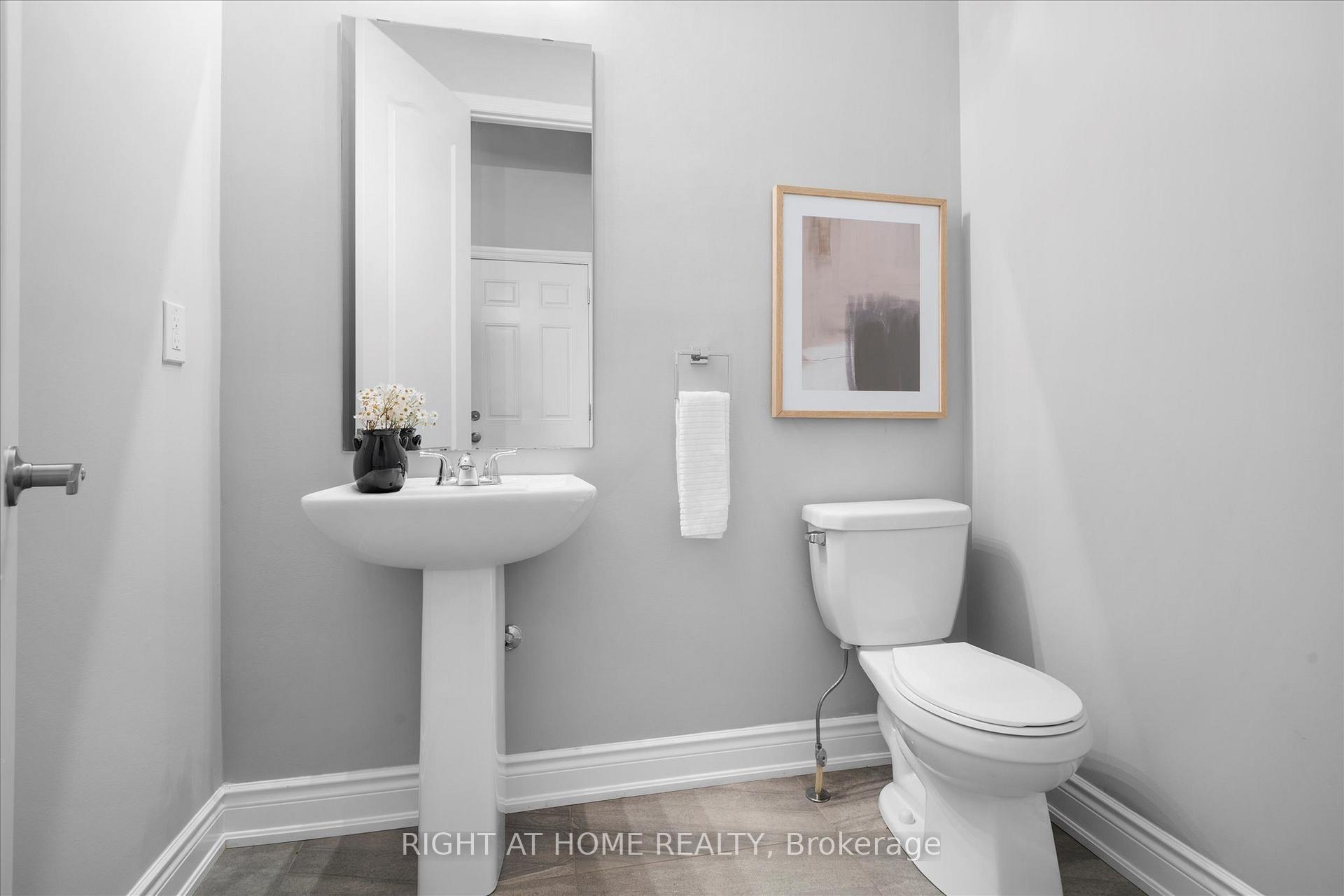 Photo 15 of 250 Cranbrook Crescent, Vaughan, Kleinburg — HOMEH