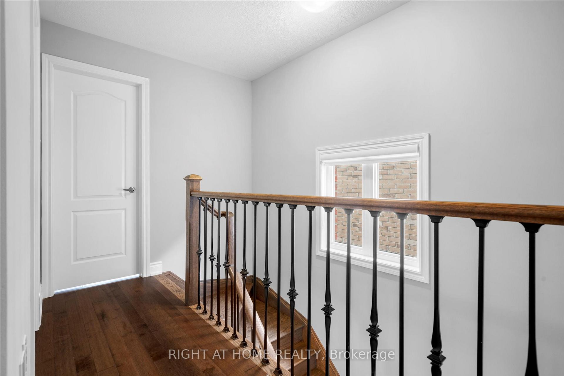Photo 16 of 250 Cranbrook Crescent, Vaughan, Kleinburg — HOMEH