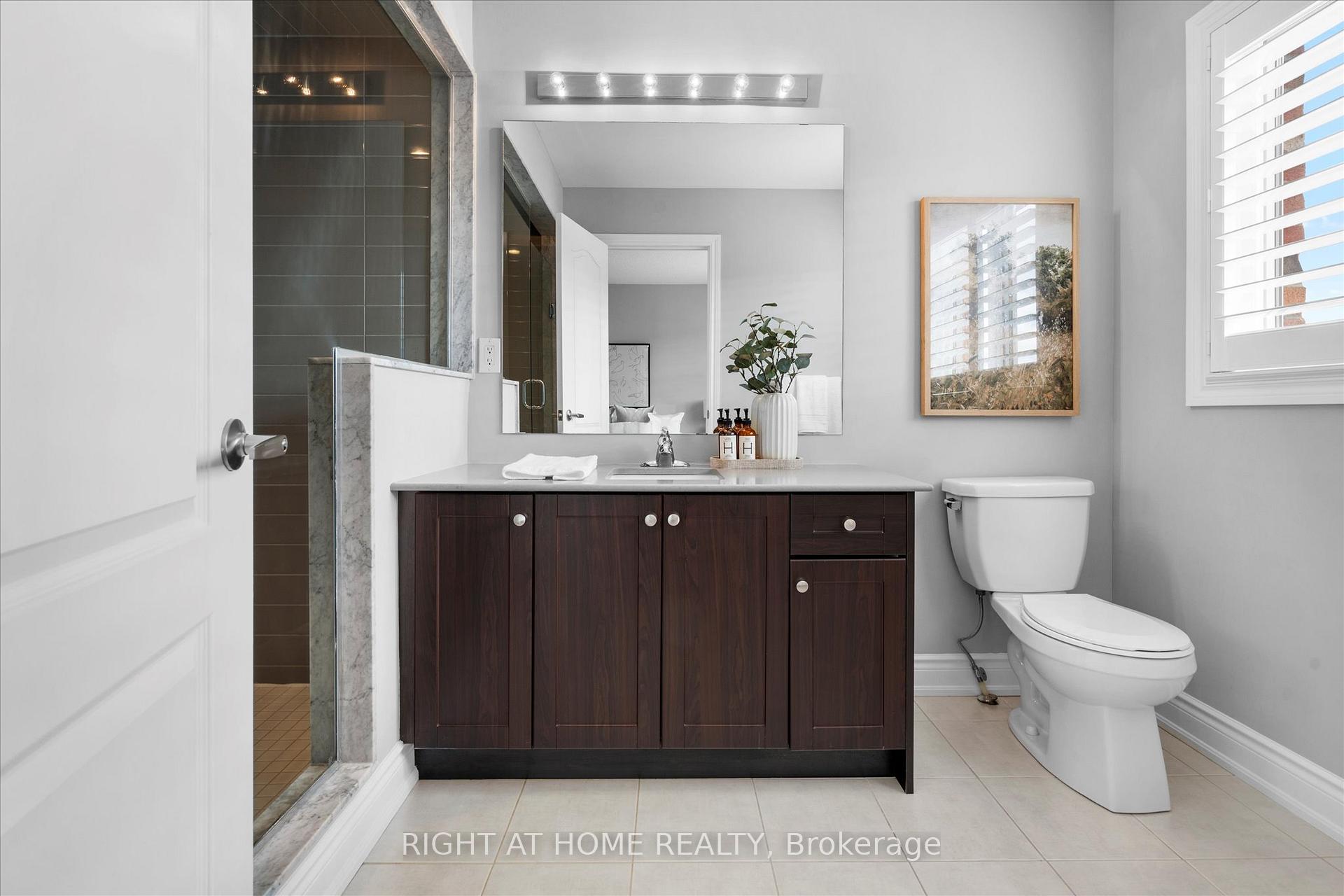 Photo 20 of 250 Cranbrook Crescent, Vaughan, Kleinburg — HOMEH