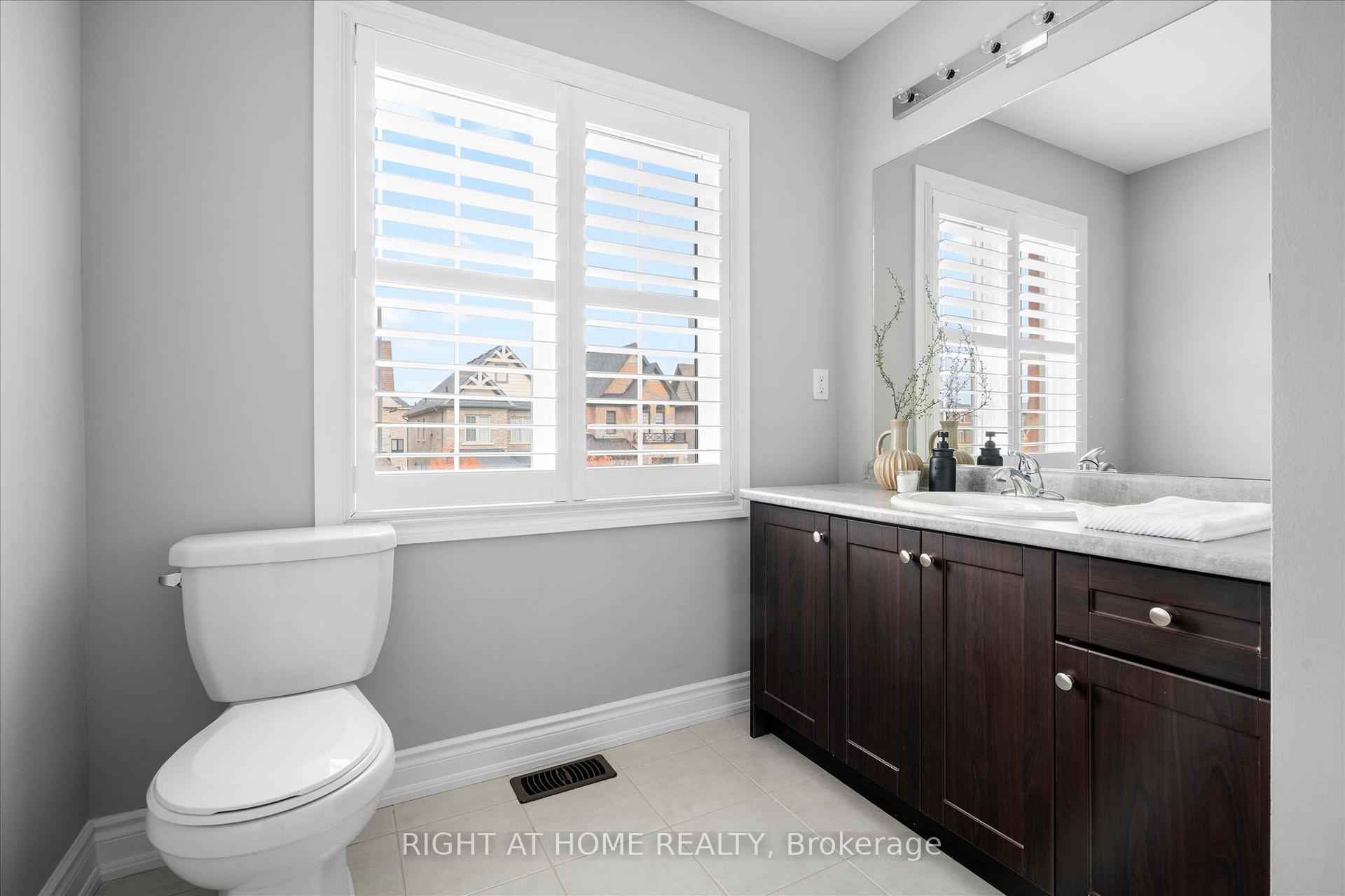 Photo 26 of 250 Cranbrook Crescent, Vaughan, Kleinburg — HOMEH