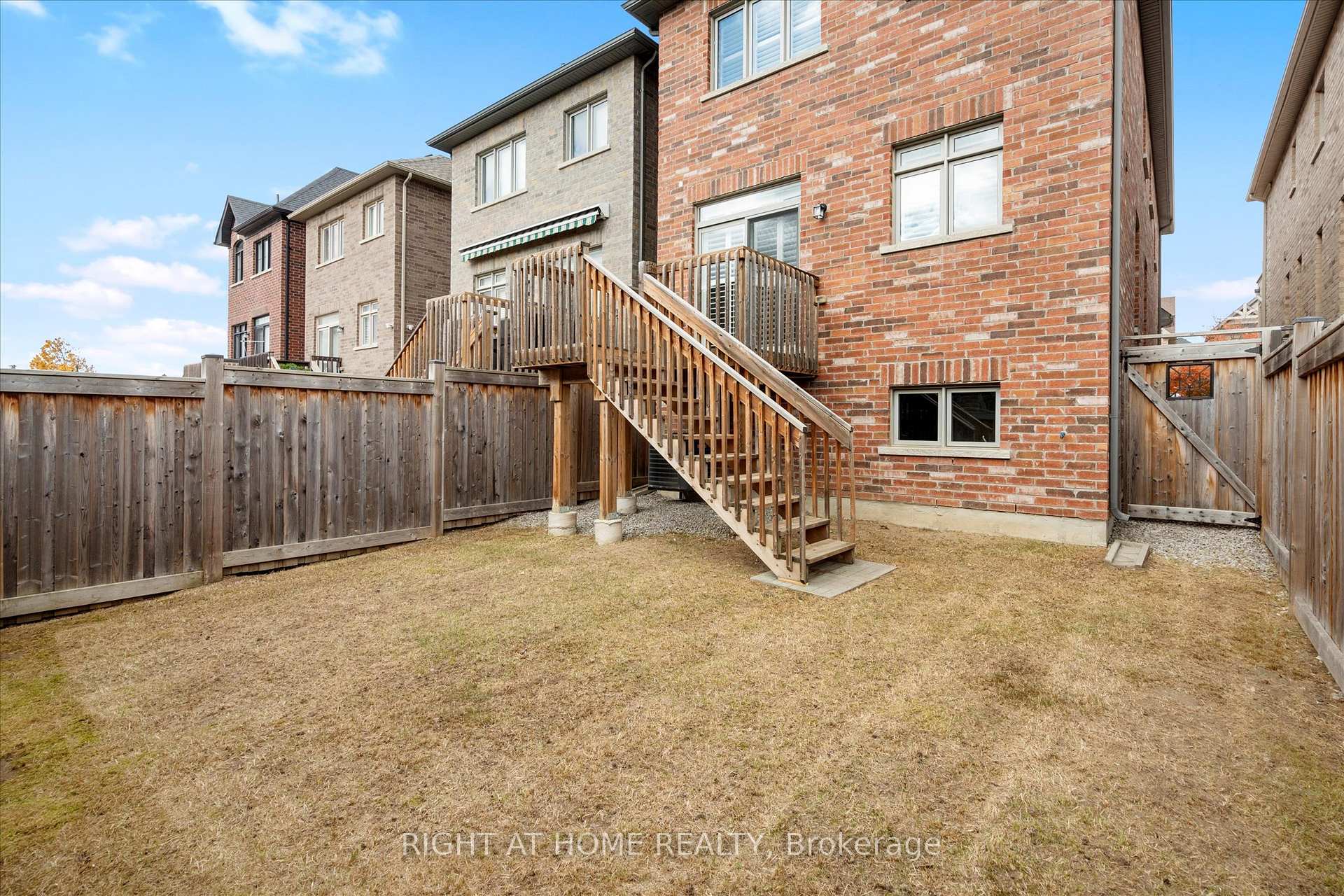 Photo 29 of 250 Cranbrook Crescent, Vaughan, Kleinburg — HOMEH