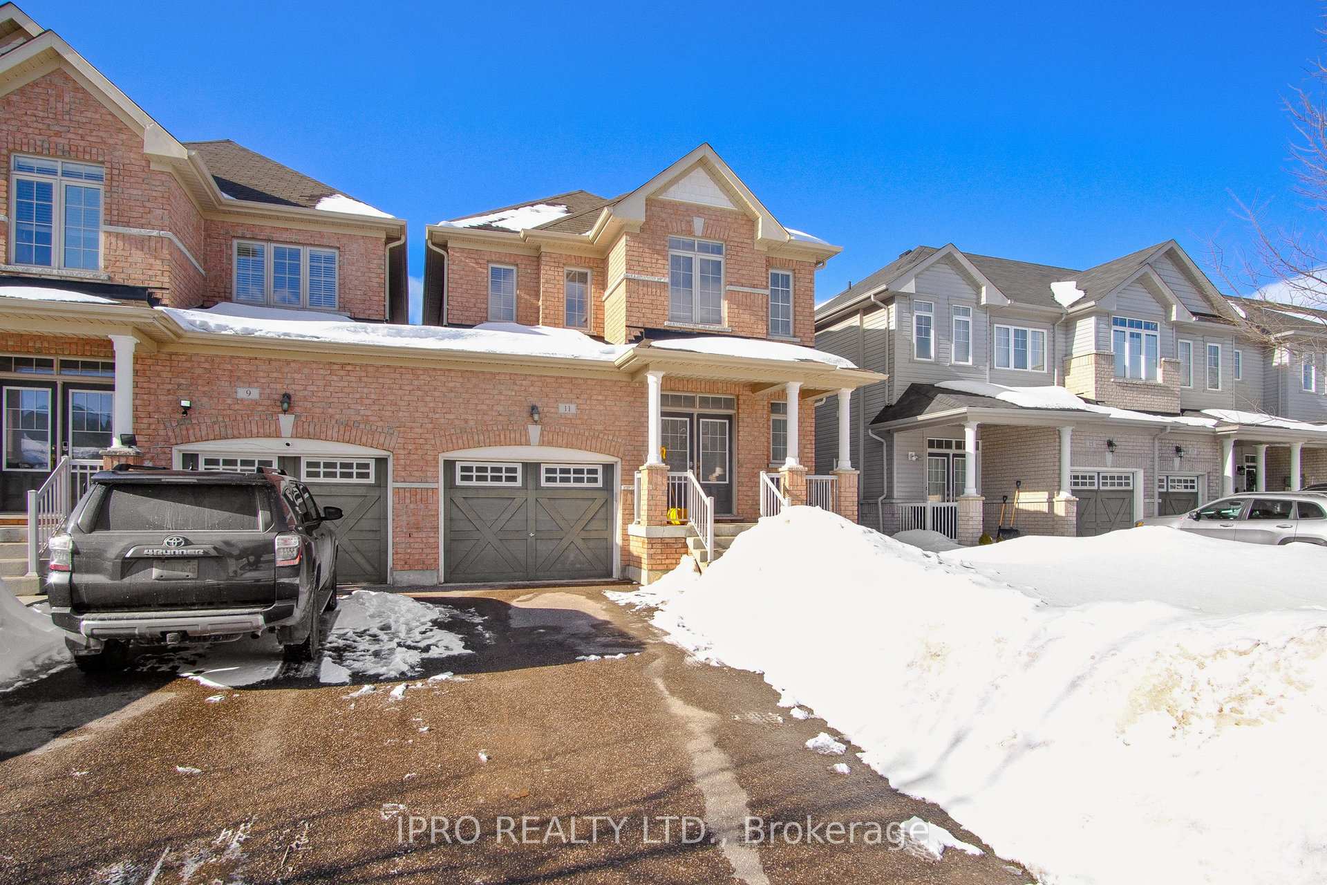Photo 3 of 11 Pearcey Crescent, Barrie, West Bayfield — HOMEH