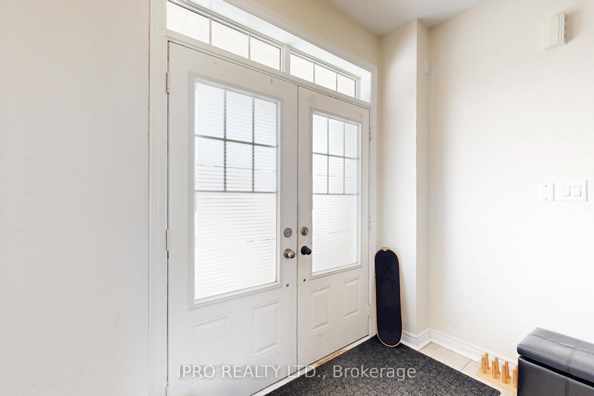 Photo 5 of 11 Pearcey Crescent, Barrie, West Bayfield — HOMEH