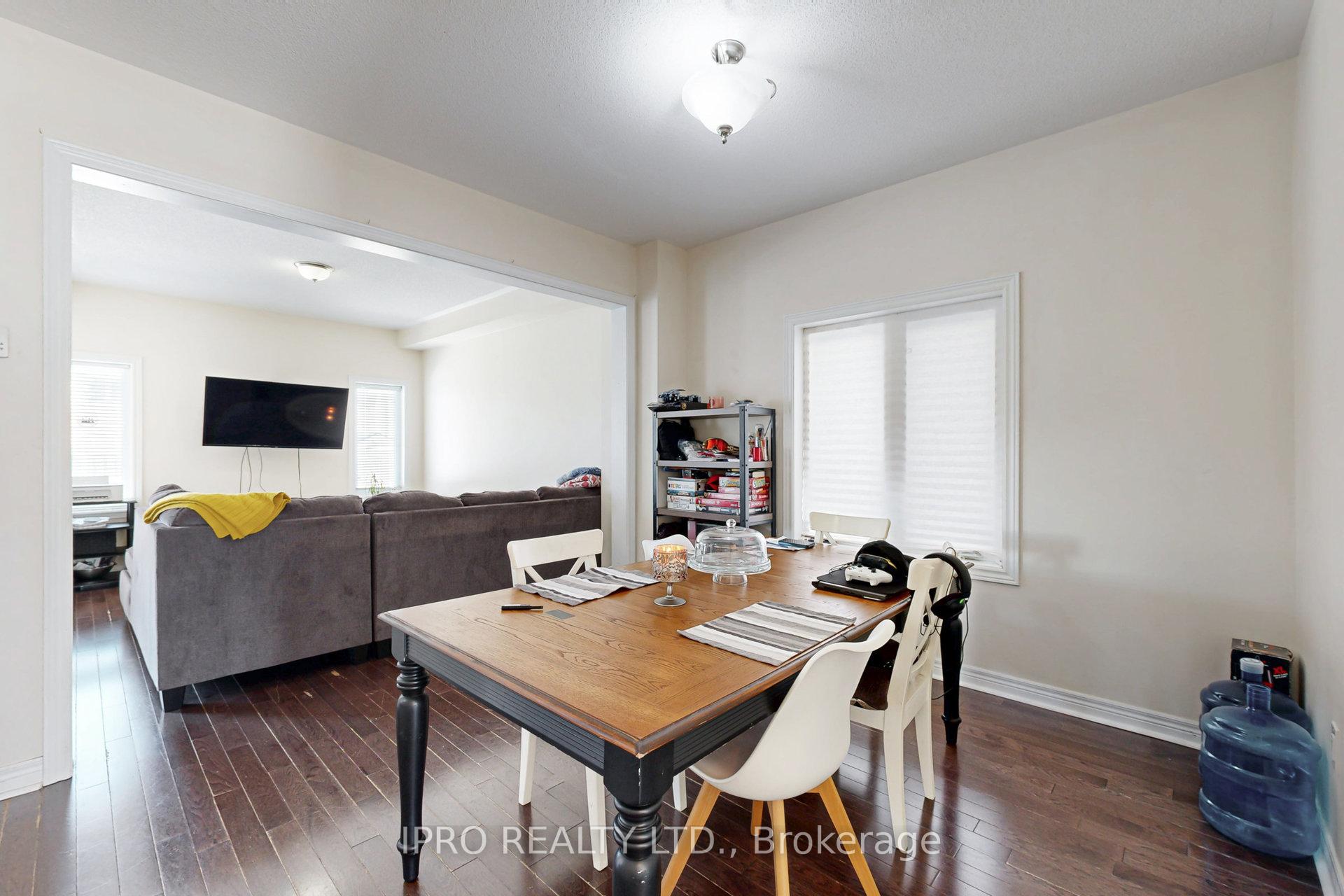 Photo 7 of 11 Pearcey Crescent, Barrie, West Bayfield — HOMEH