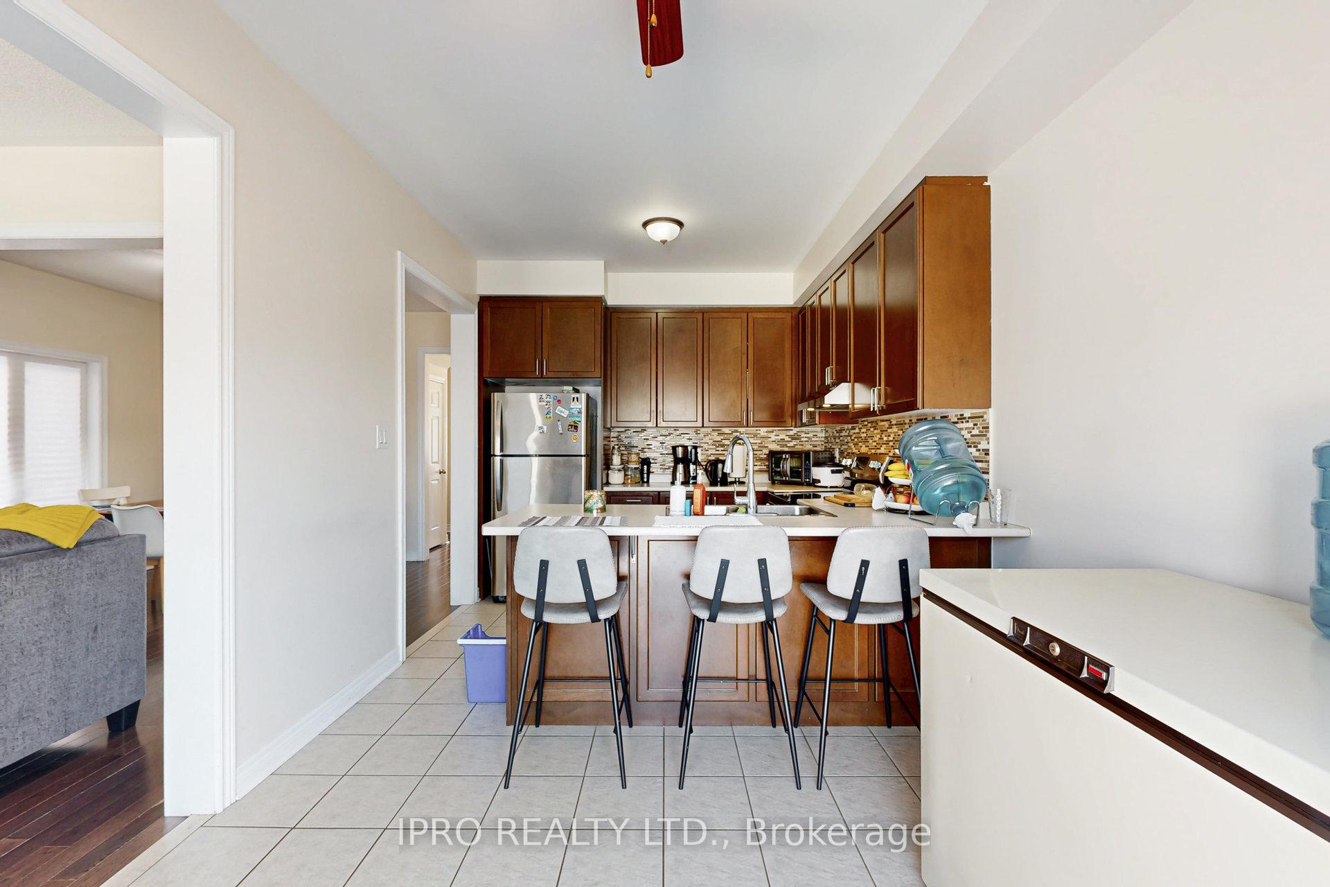 Photo 19 of 11 Pearcey Crescent, Barrie, West Bayfield — HOMEH