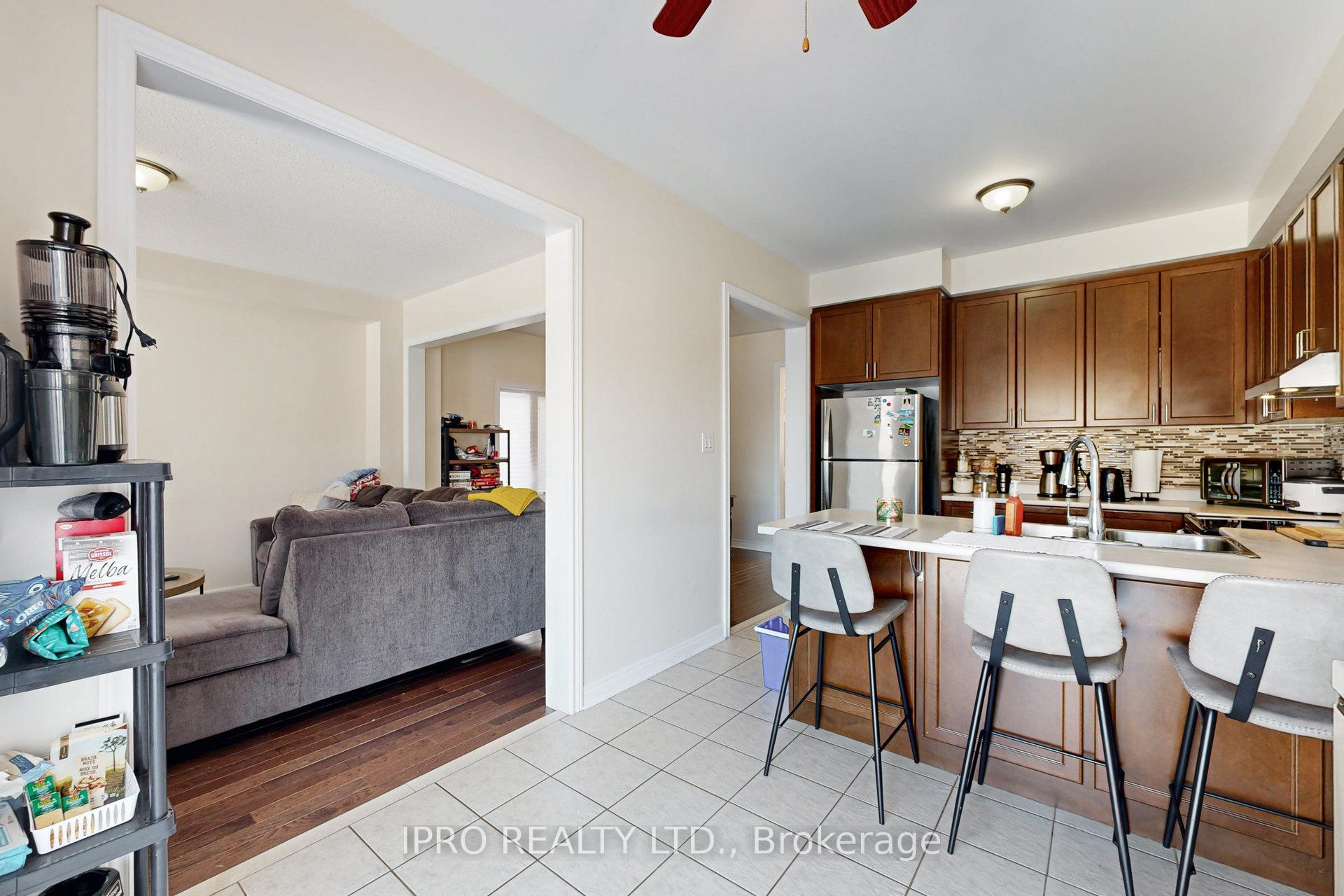 Photo 20 of 11 Pearcey Crescent, Barrie, West Bayfield — HOMEH