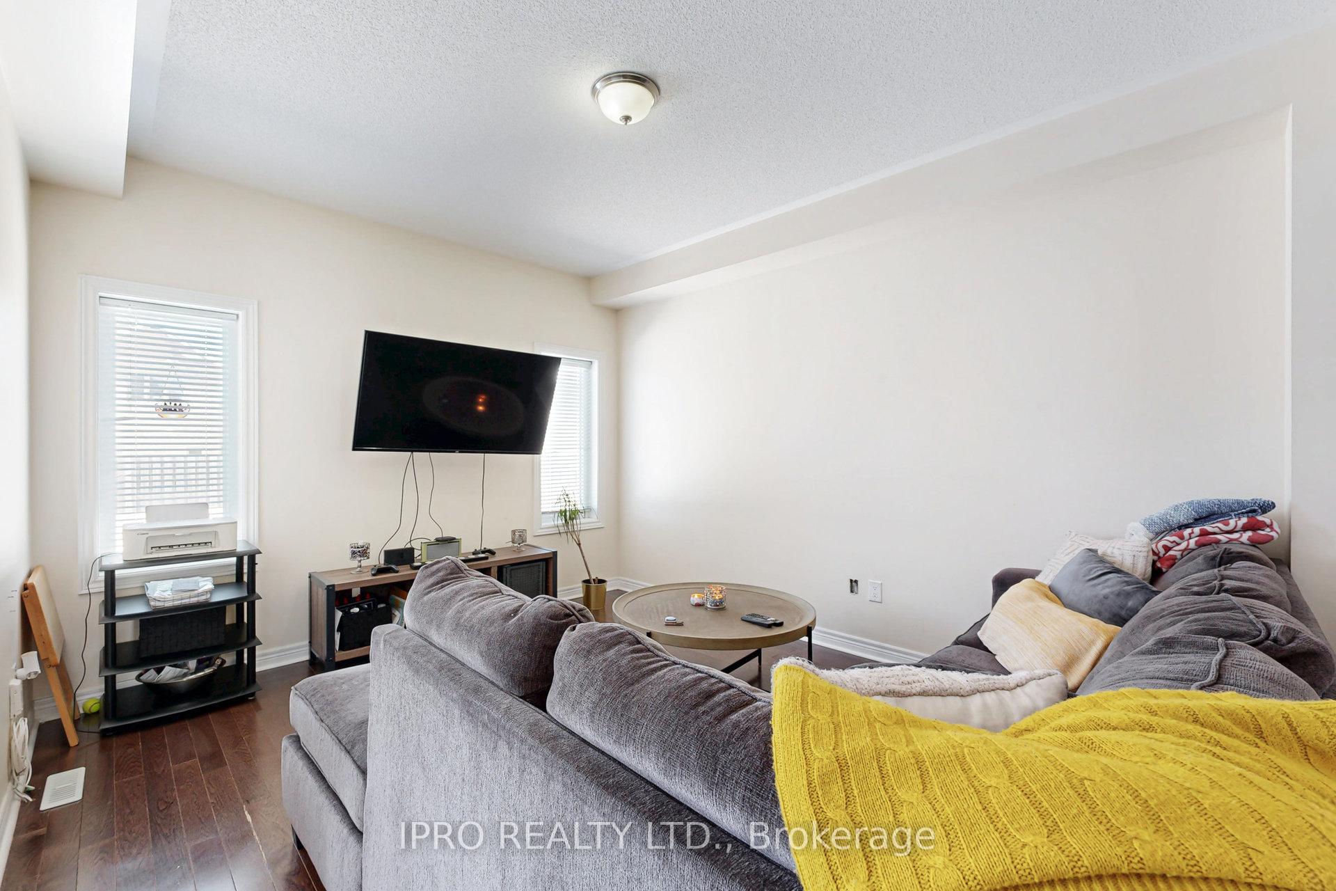 Photo 21 of 11 Pearcey Crescent, Barrie, West Bayfield — HOMEH