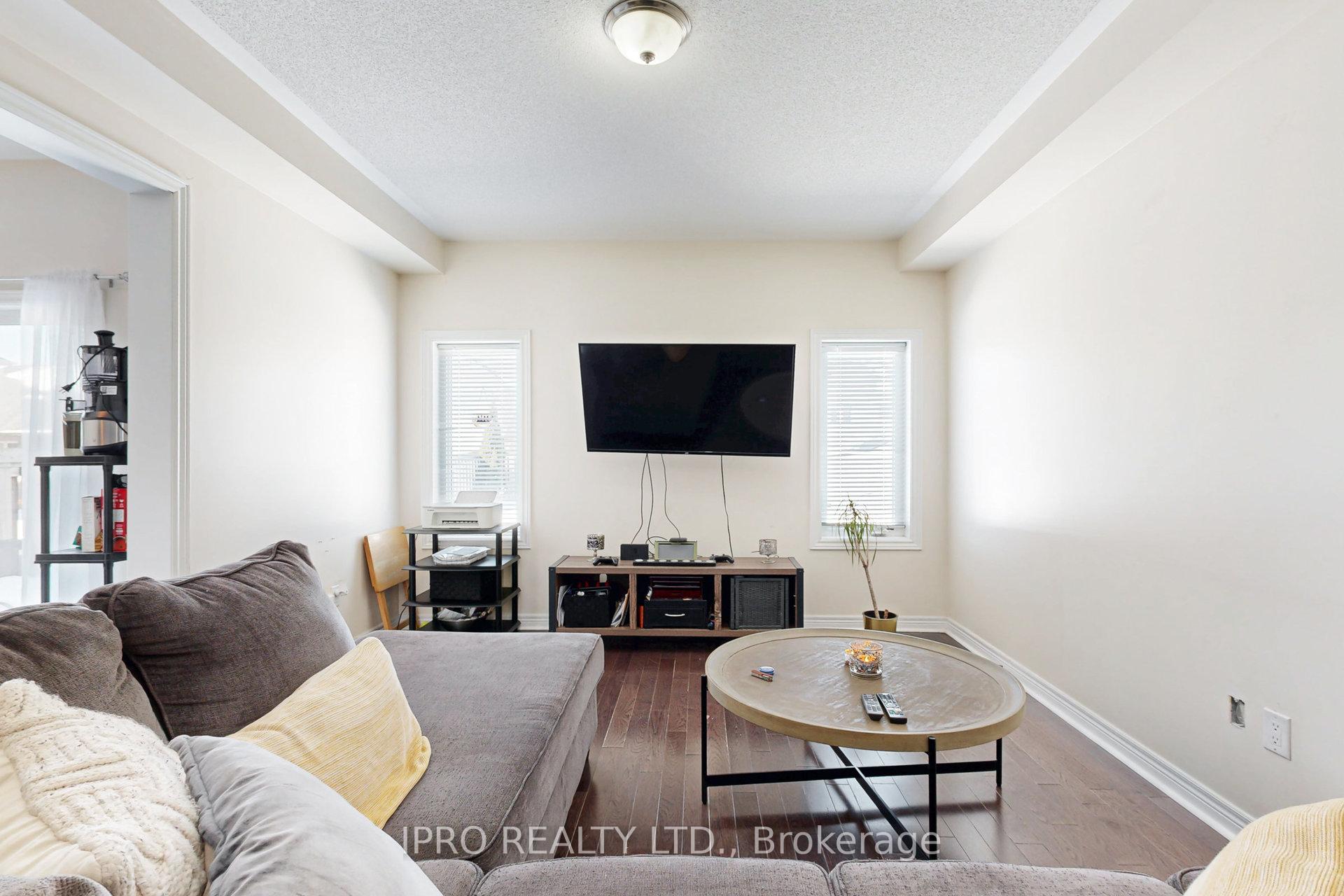 Photo 22 of 11 Pearcey Crescent, Barrie, West Bayfield — HOMEH