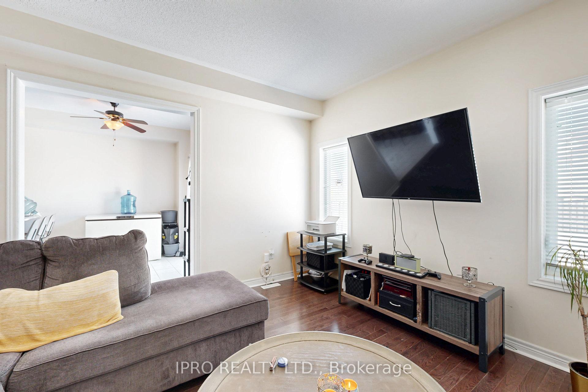 Photo 24 of 11 Pearcey Crescent, Barrie, West Bayfield — HOMEH
