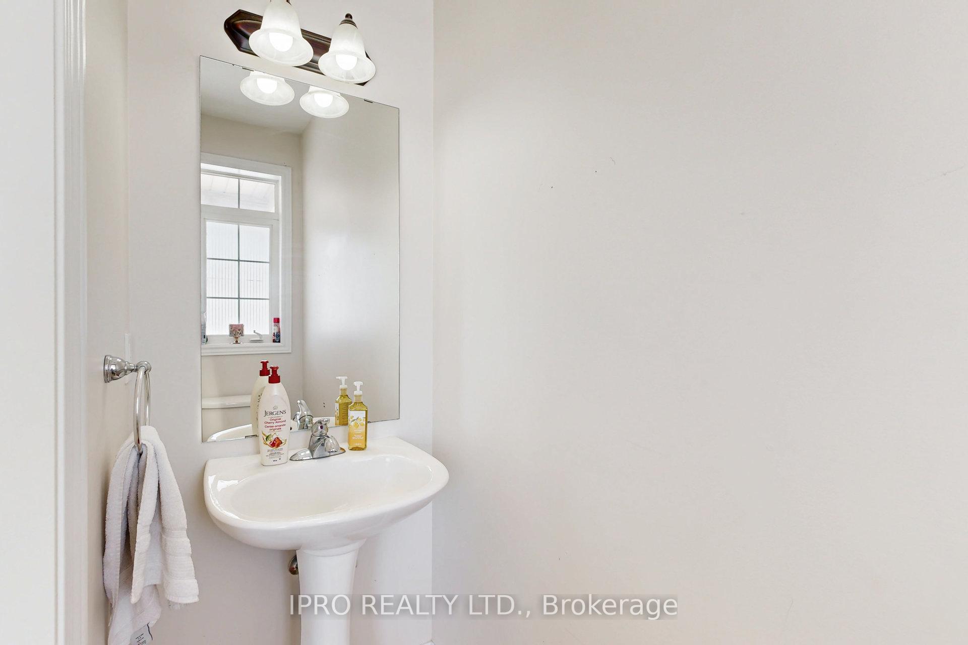 Photo 27 of 11 Pearcey Crescent, Barrie, West Bayfield — HOMEH