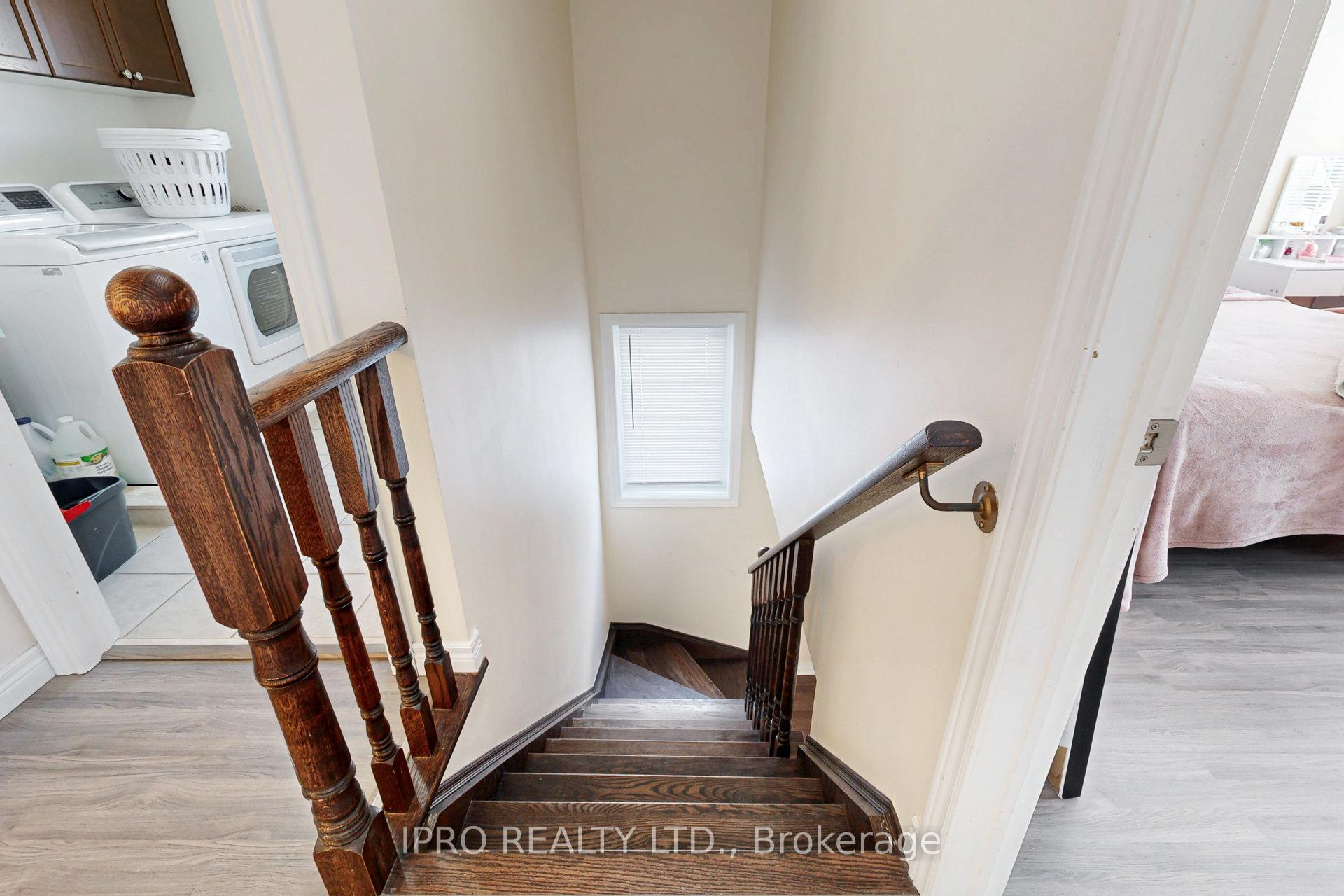 Photo 29 of 11 Pearcey Crescent, Barrie, West Bayfield — HOMEH