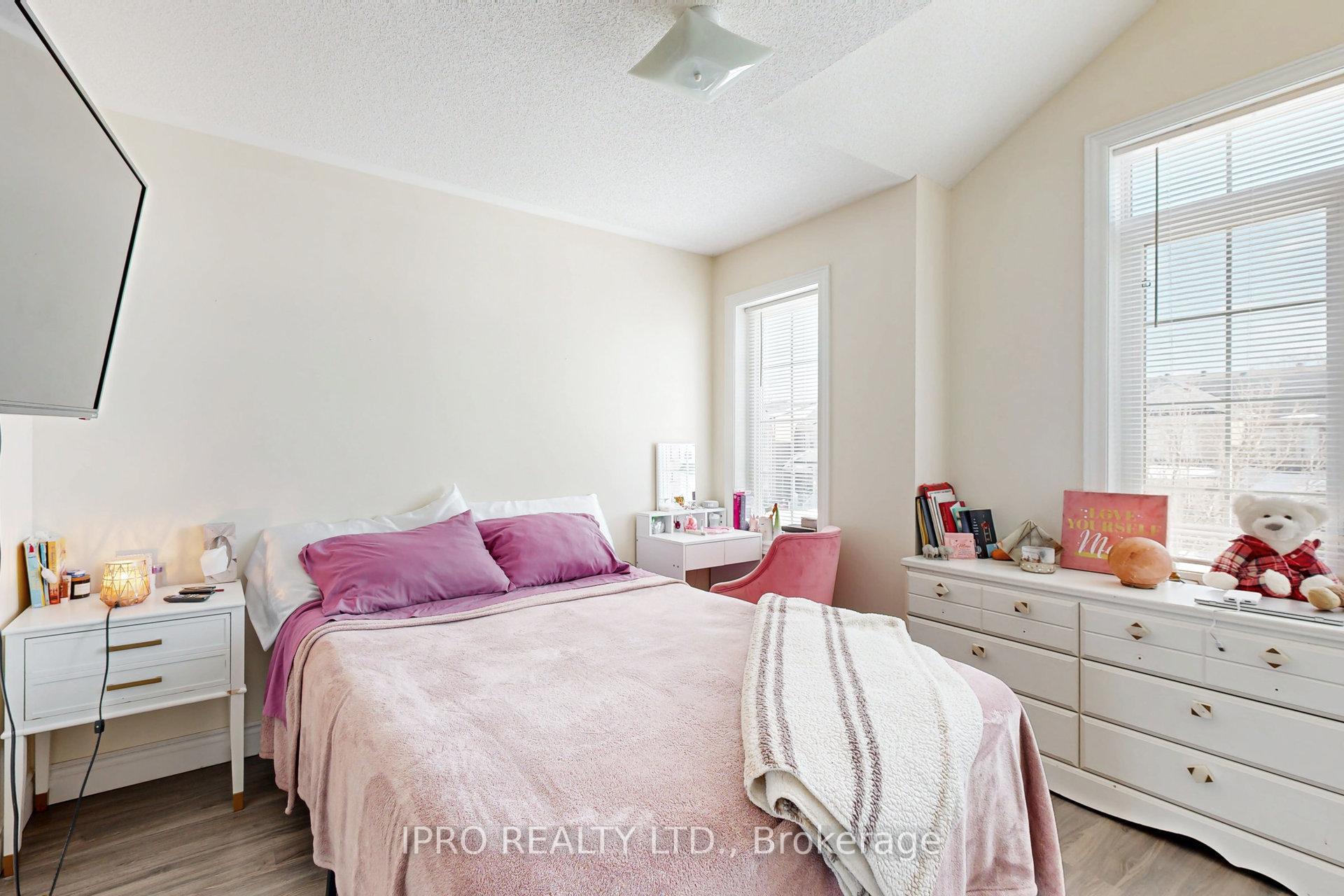 Photo 30 of 11 Pearcey Crescent, Barrie, West Bayfield — HOMEH