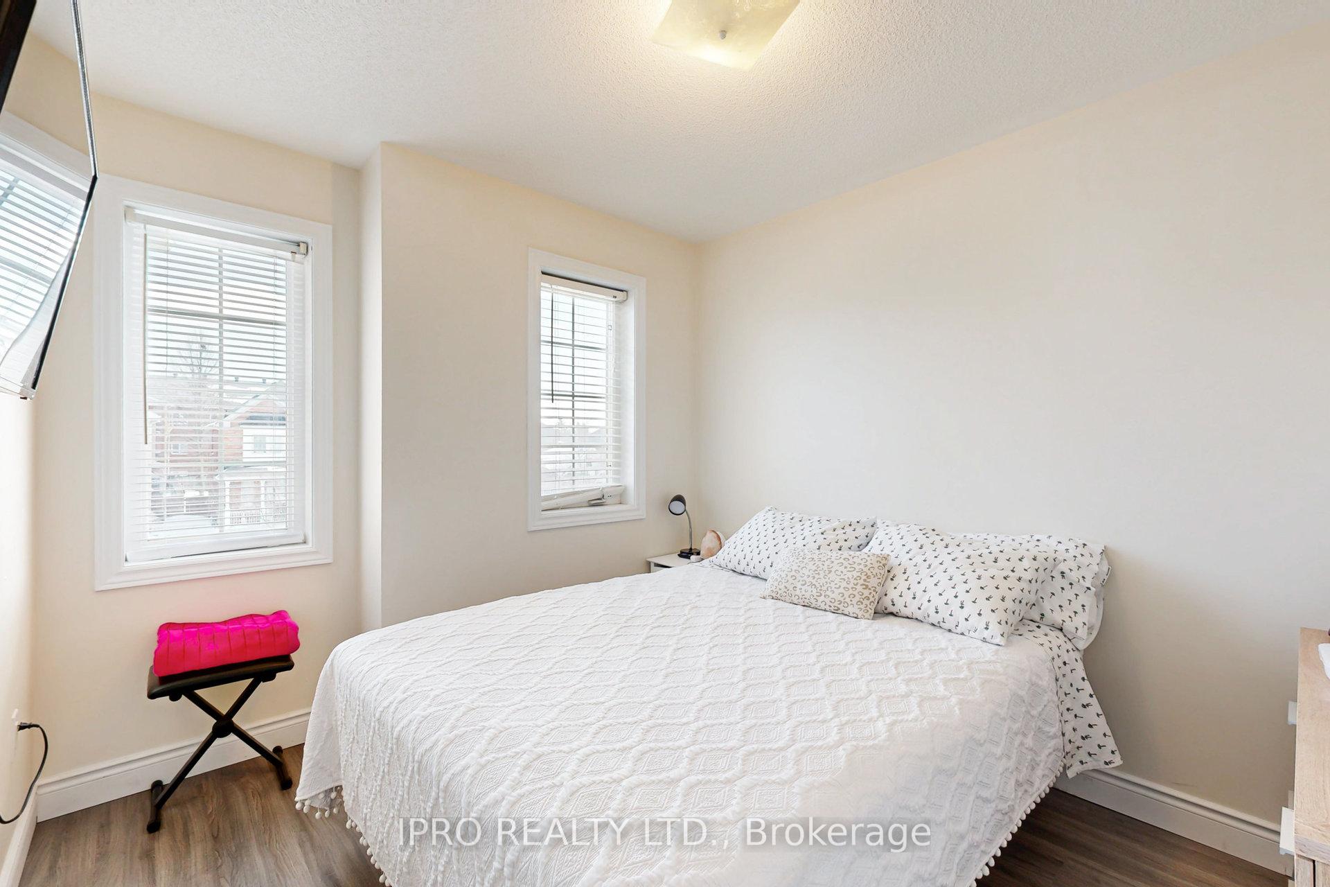 Photo 33 of 11 Pearcey Crescent, Barrie, West Bayfield — HOMEH
