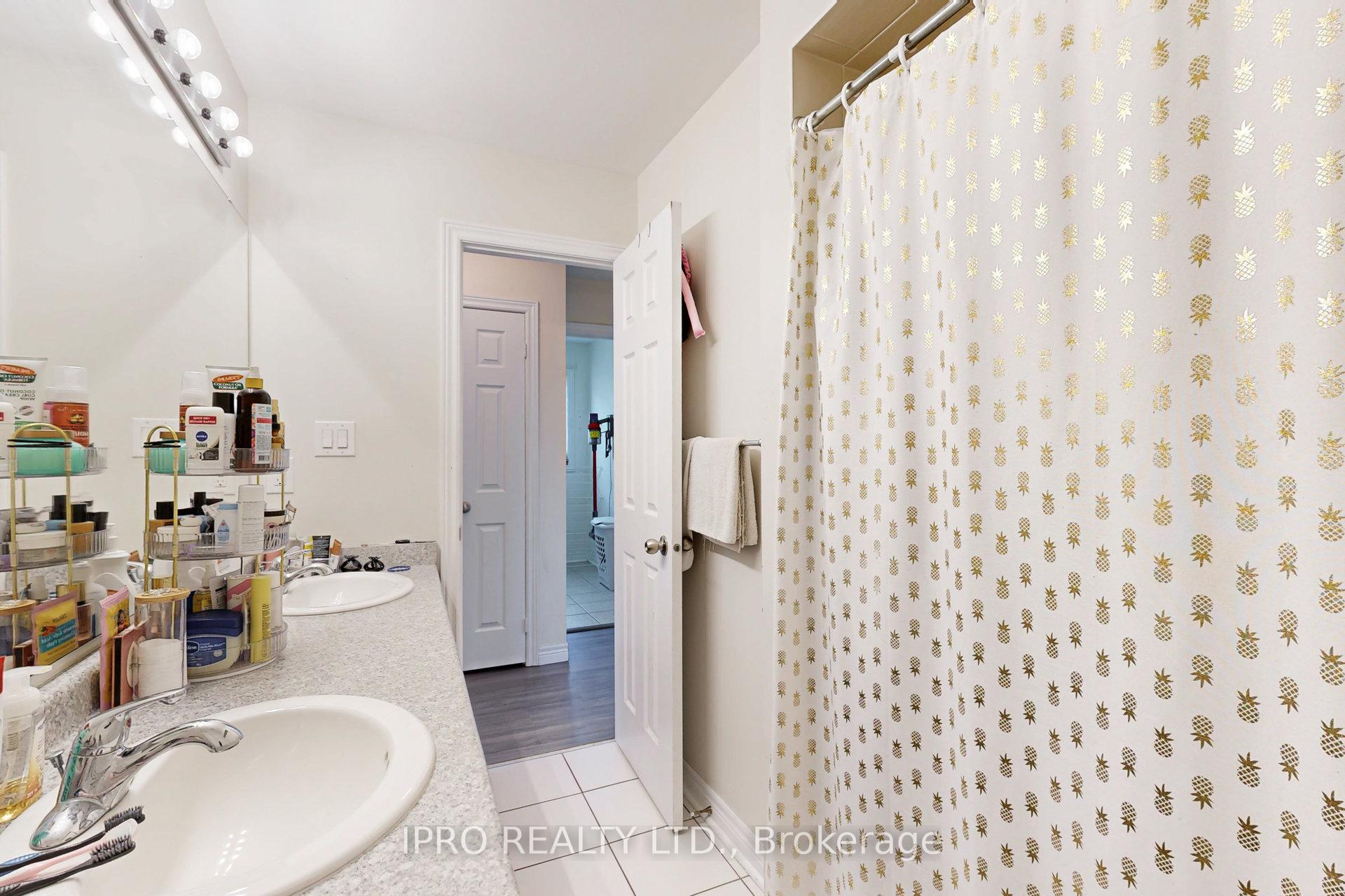 Photo 37 of 11 Pearcey Crescent, Barrie, West Bayfield — HOMEH