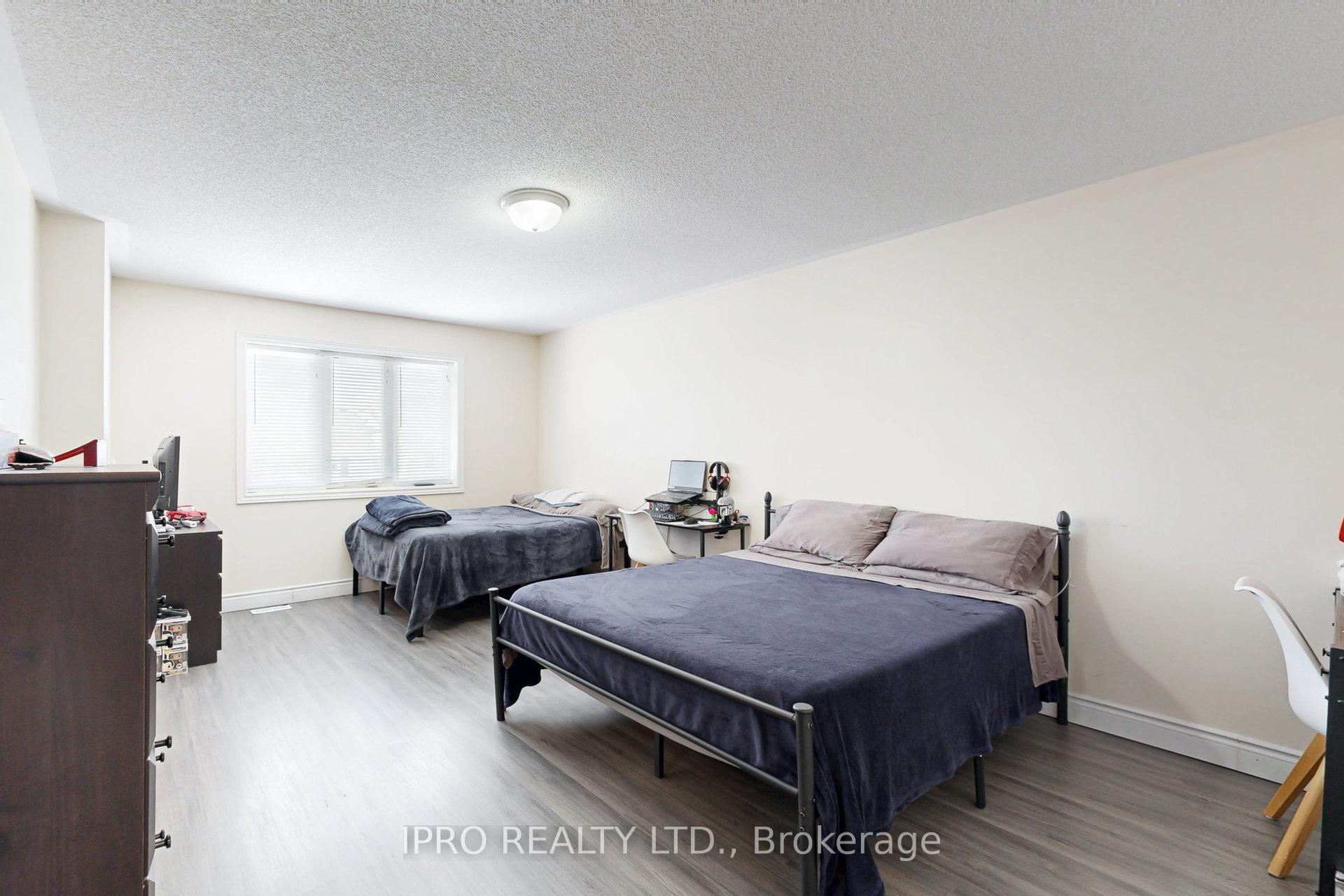 Photo 38 of 11 Pearcey Crescent, Barrie, West Bayfield — HOMEH