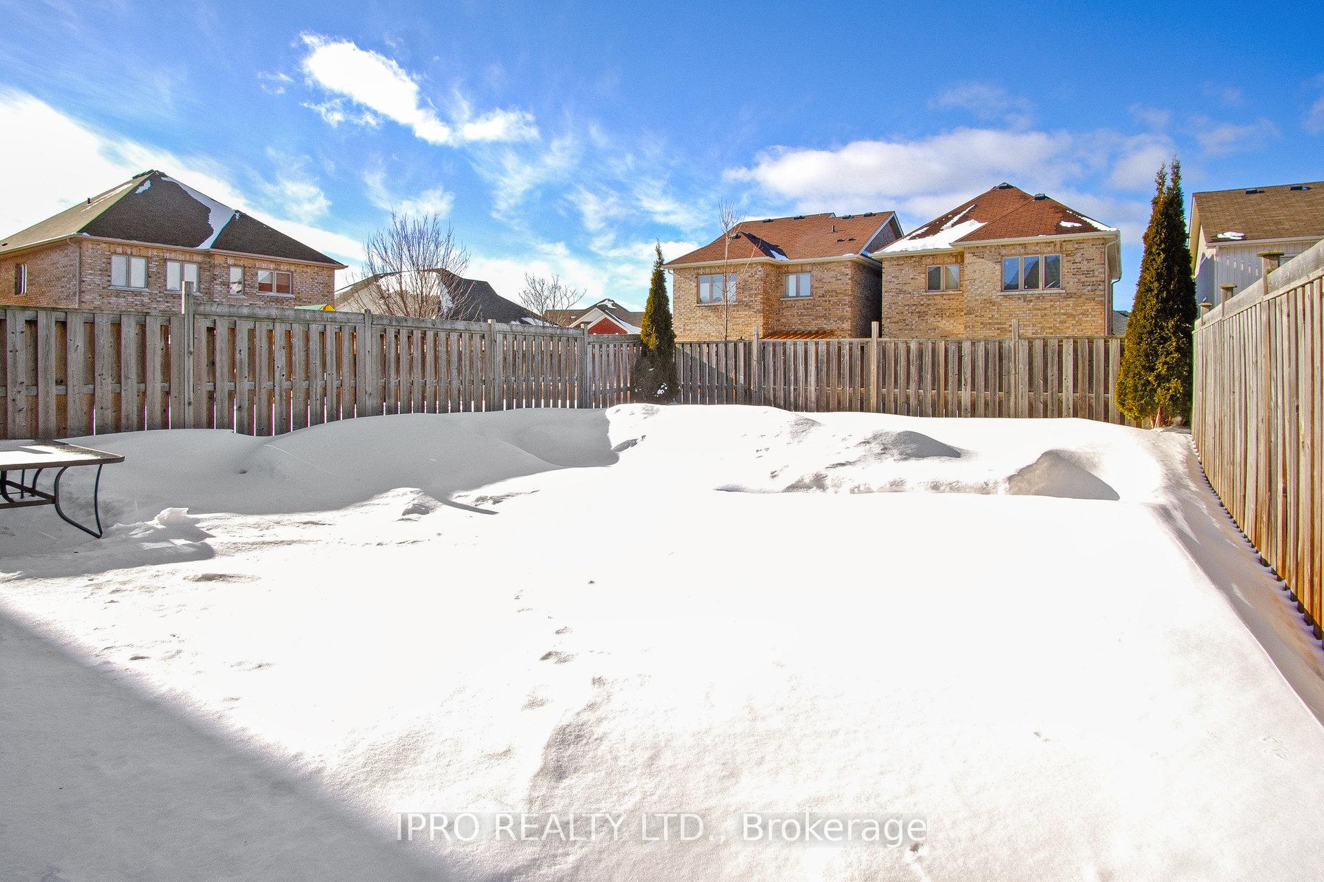 Photo 46 of 11 Pearcey Crescent, Barrie, West Bayfield — HOMEH