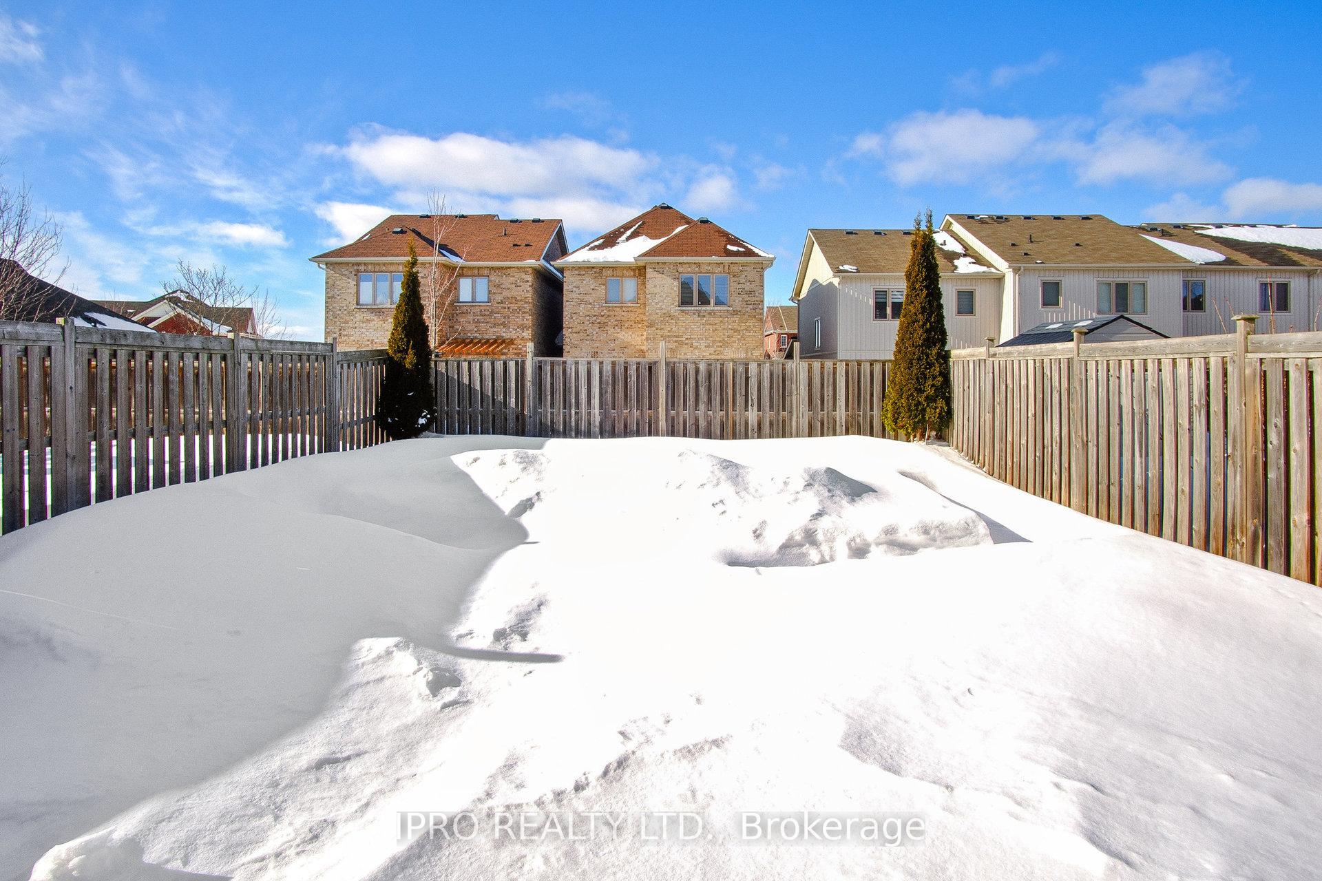 Photo 47 of 11 Pearcey Crescent, Barrie, West Bayfield — HOMEH