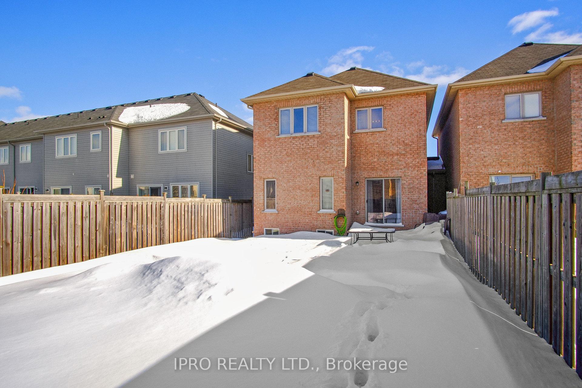 Photo 48 of 11 Pearcey Crescent, Barrie, West Bayfield — HOMEH