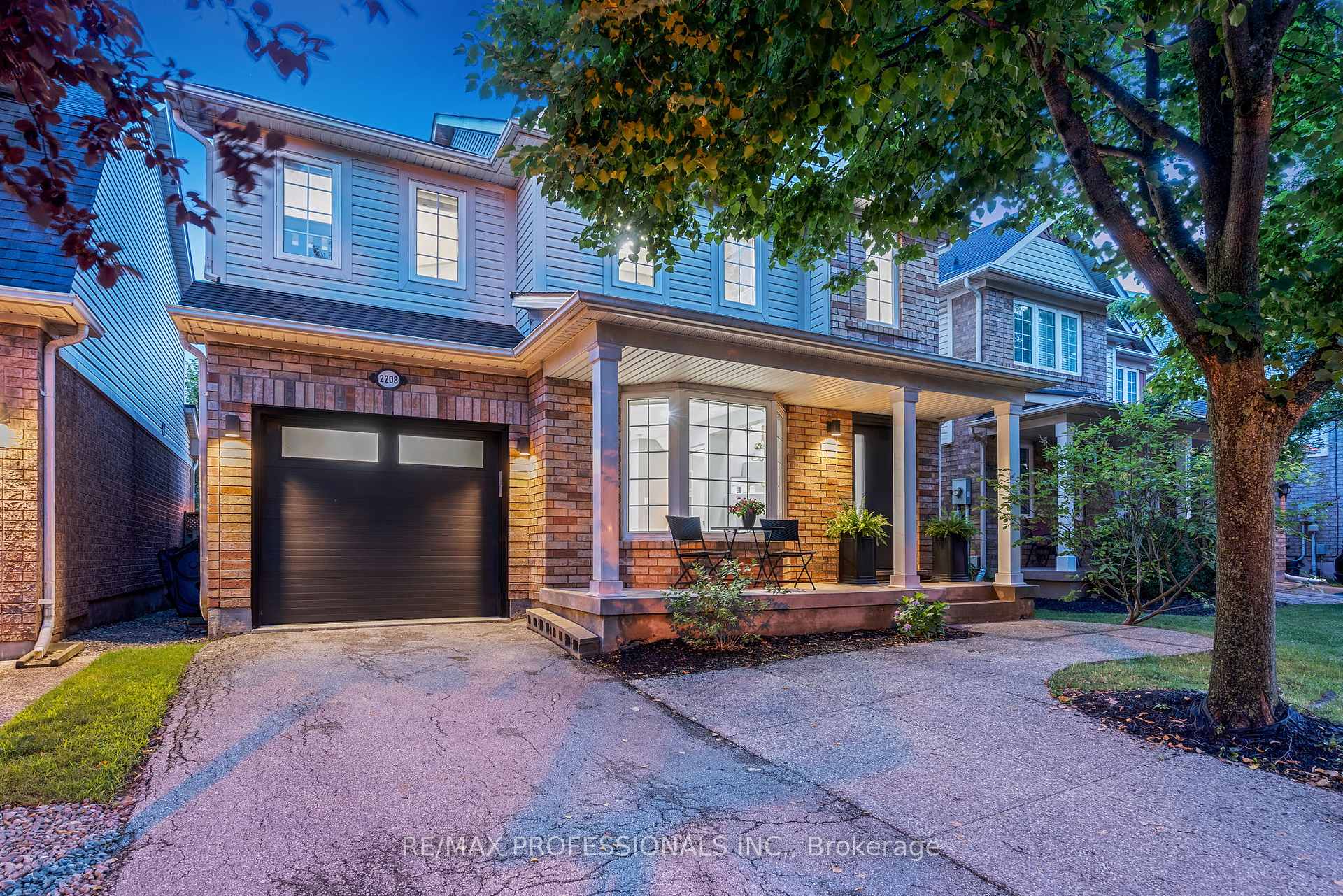 Photo 2 of 2208 Kenneth Crescent, Burlington, Orchard — HOMEH