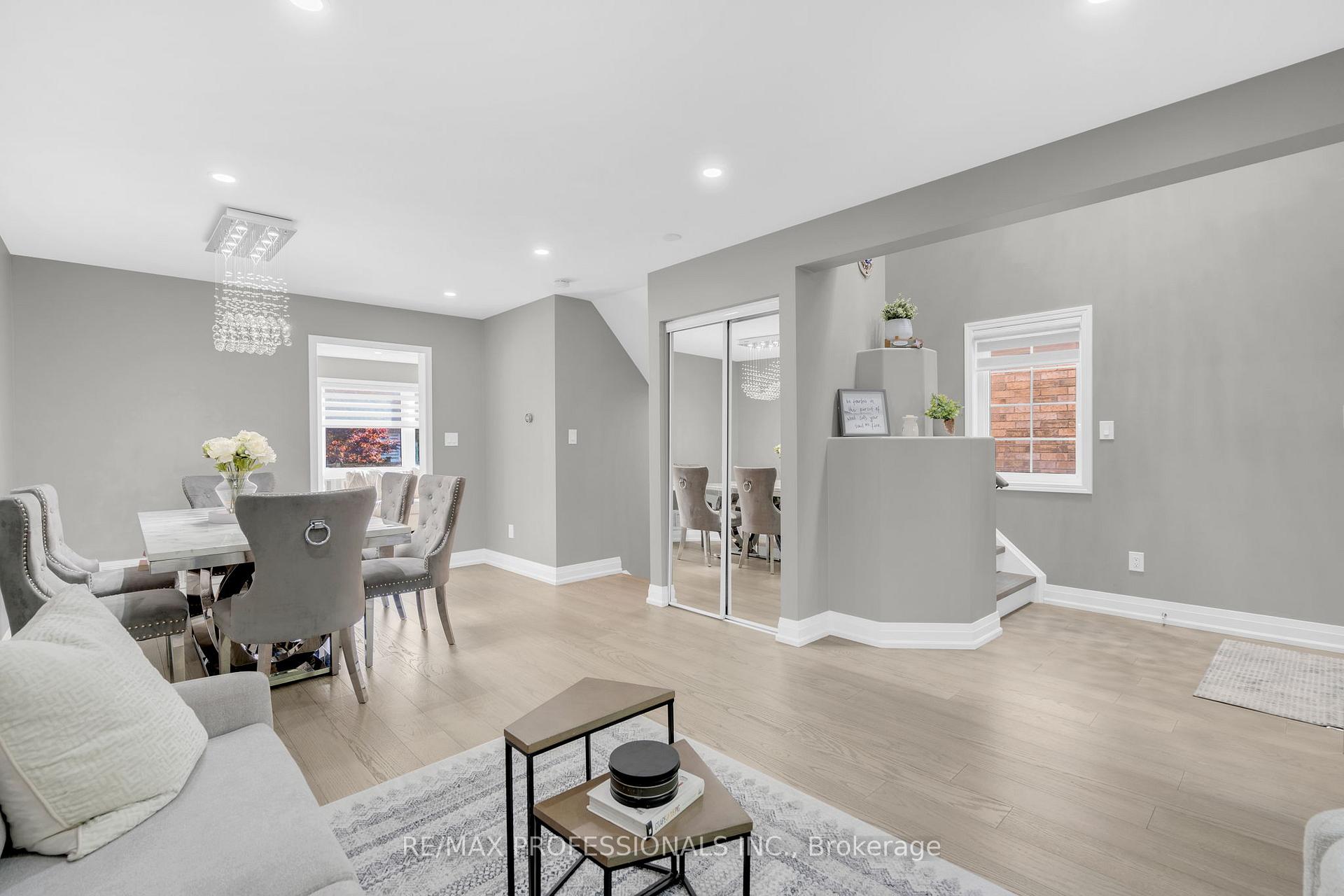 Photo 4 of 2208 Kenneth Crescent, Burlington, Orchard — HOMEH
