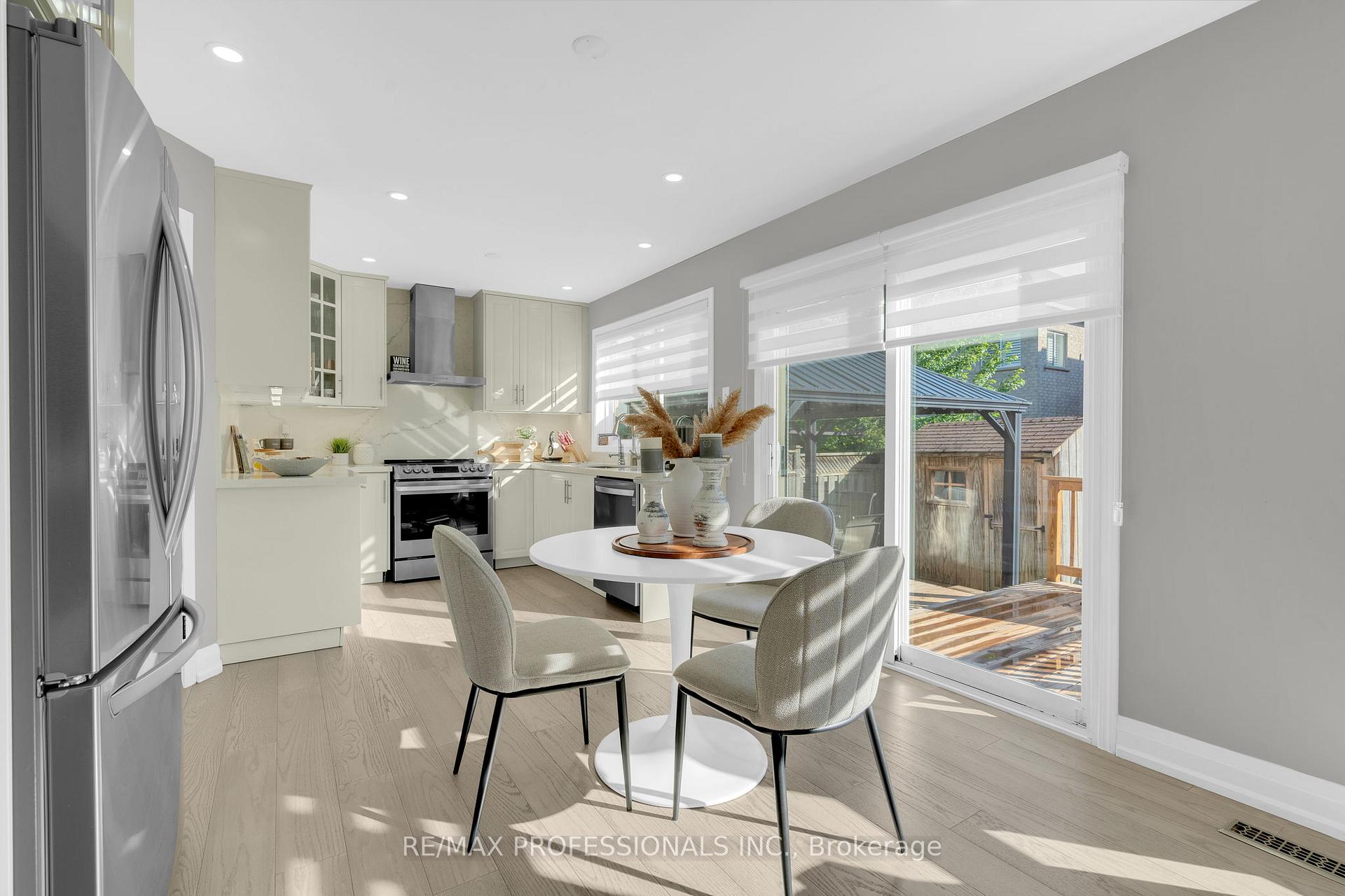 Photo 14 of 2208 Kenneth Crescent, Burlington, Orchard — HOMEH