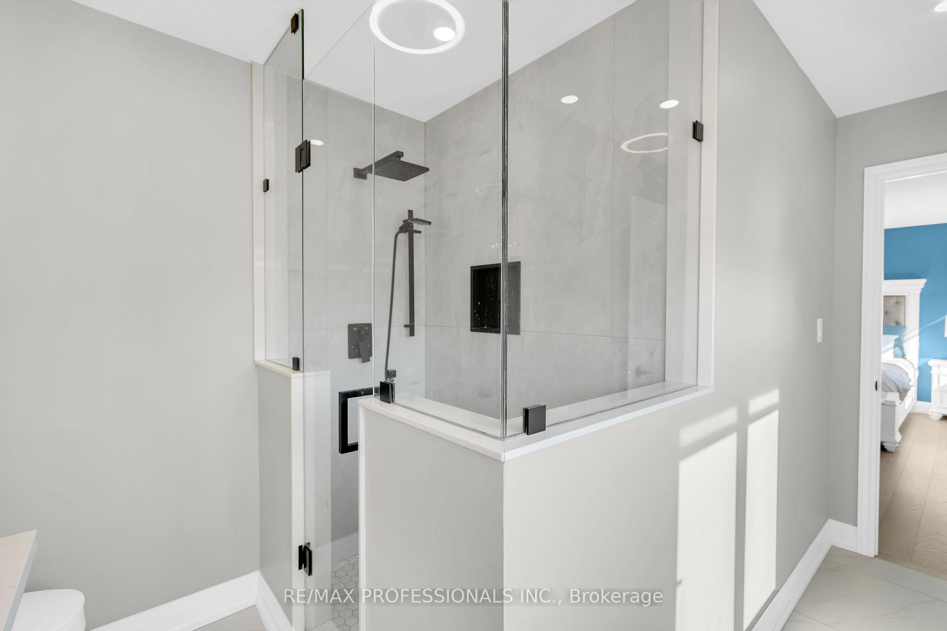 Photo 23 of 2208 Kenneth Crescent, Burlington, Orchard — HOMEH
