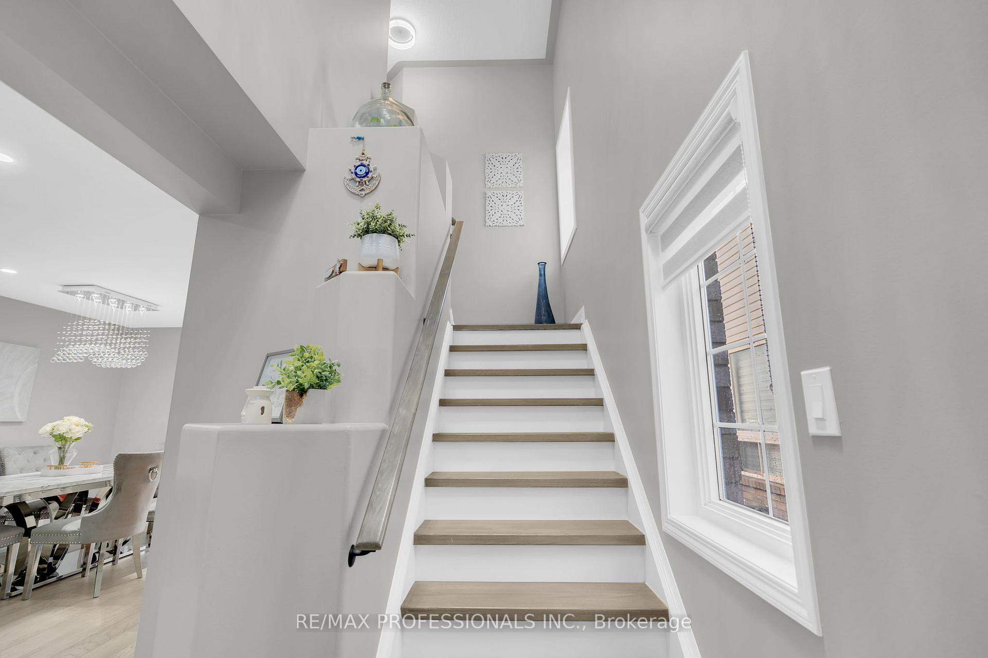 Photo 30 of 2208 Kenneth Crescent, Burlington, Orchard — HOMEH
