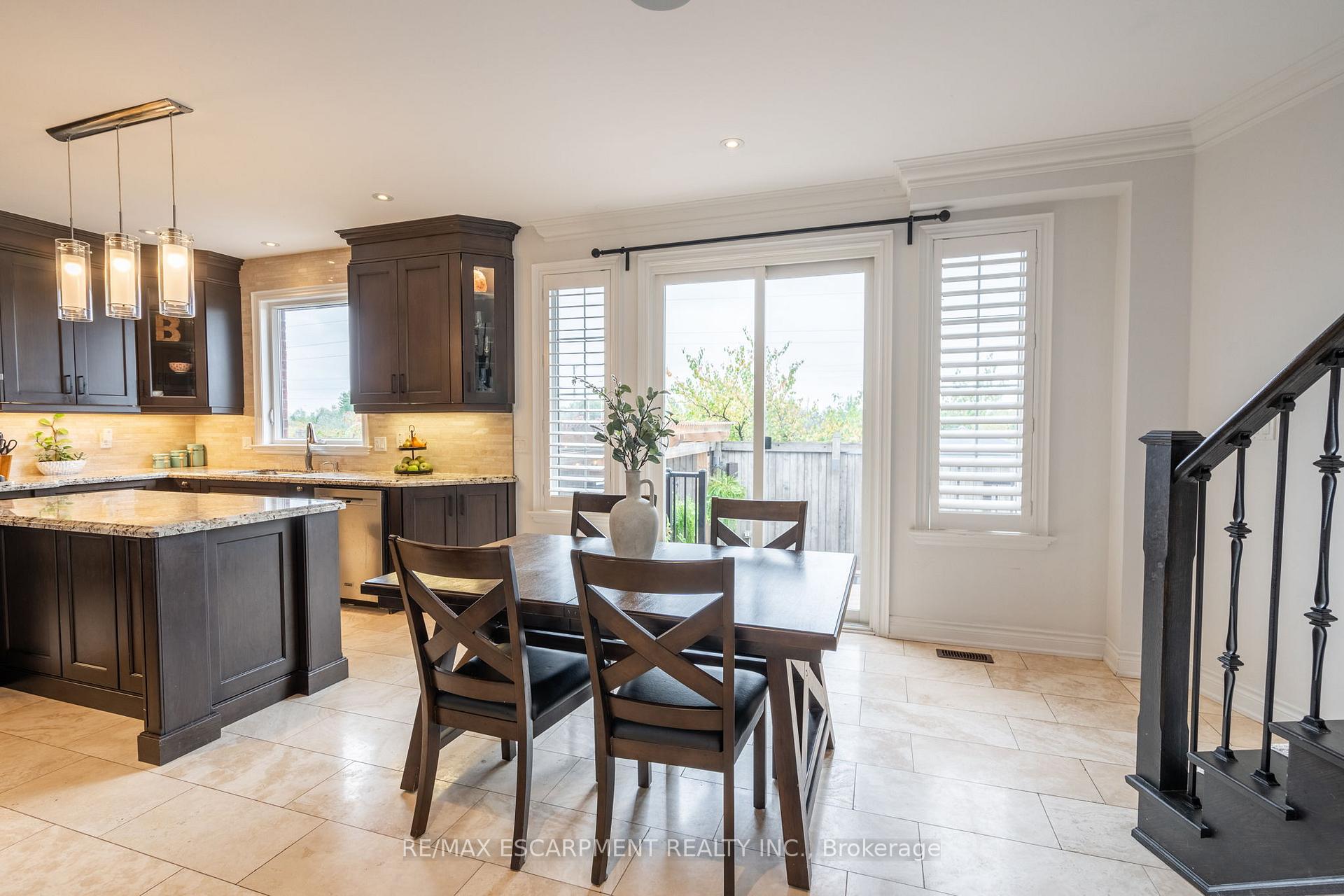 Photo 6 of 4610 Cornerstone Drive, Burlington, Alton — HOMEH