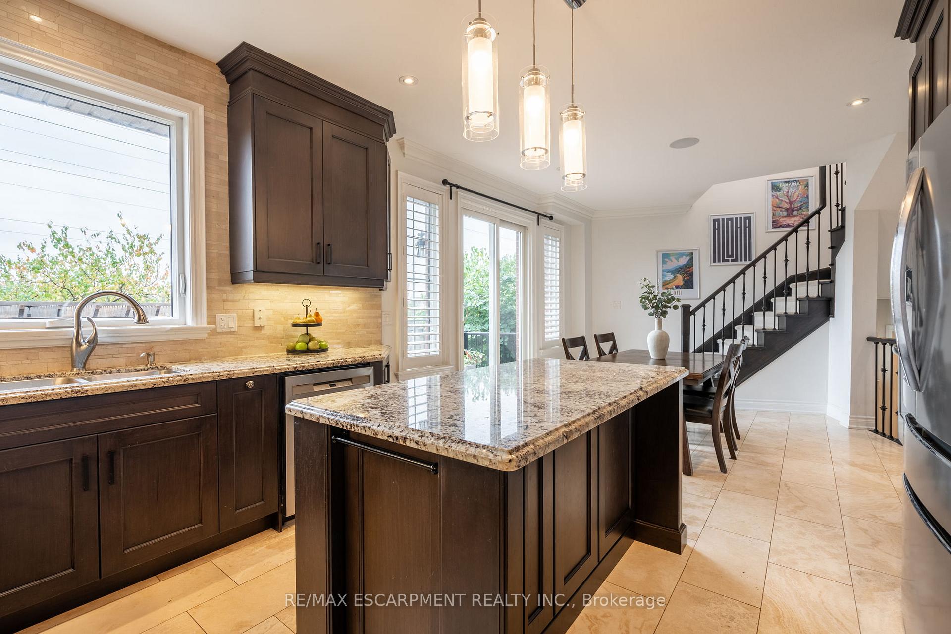 Photo 8 of 4610 Cornerstone Drive, Burlington, Alton — HOMEH