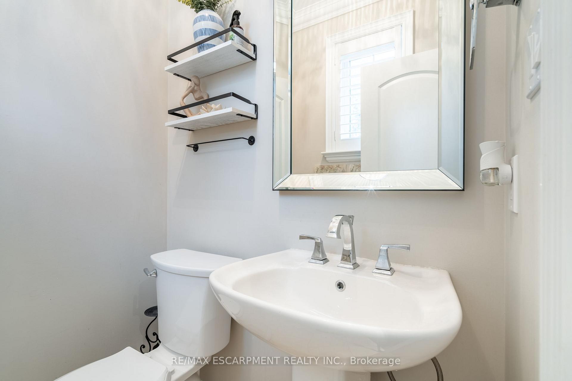 Photo 10 of 4610 Cornerstone Drive, Burlington, Alton — HOMEH