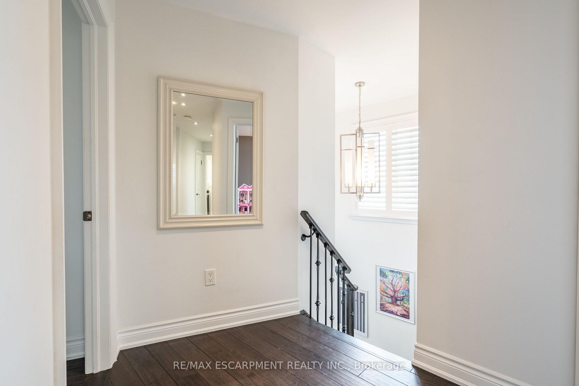 Photo 11 of 4610 Cornerstone Drive, Burlington, Alton — HOMEH