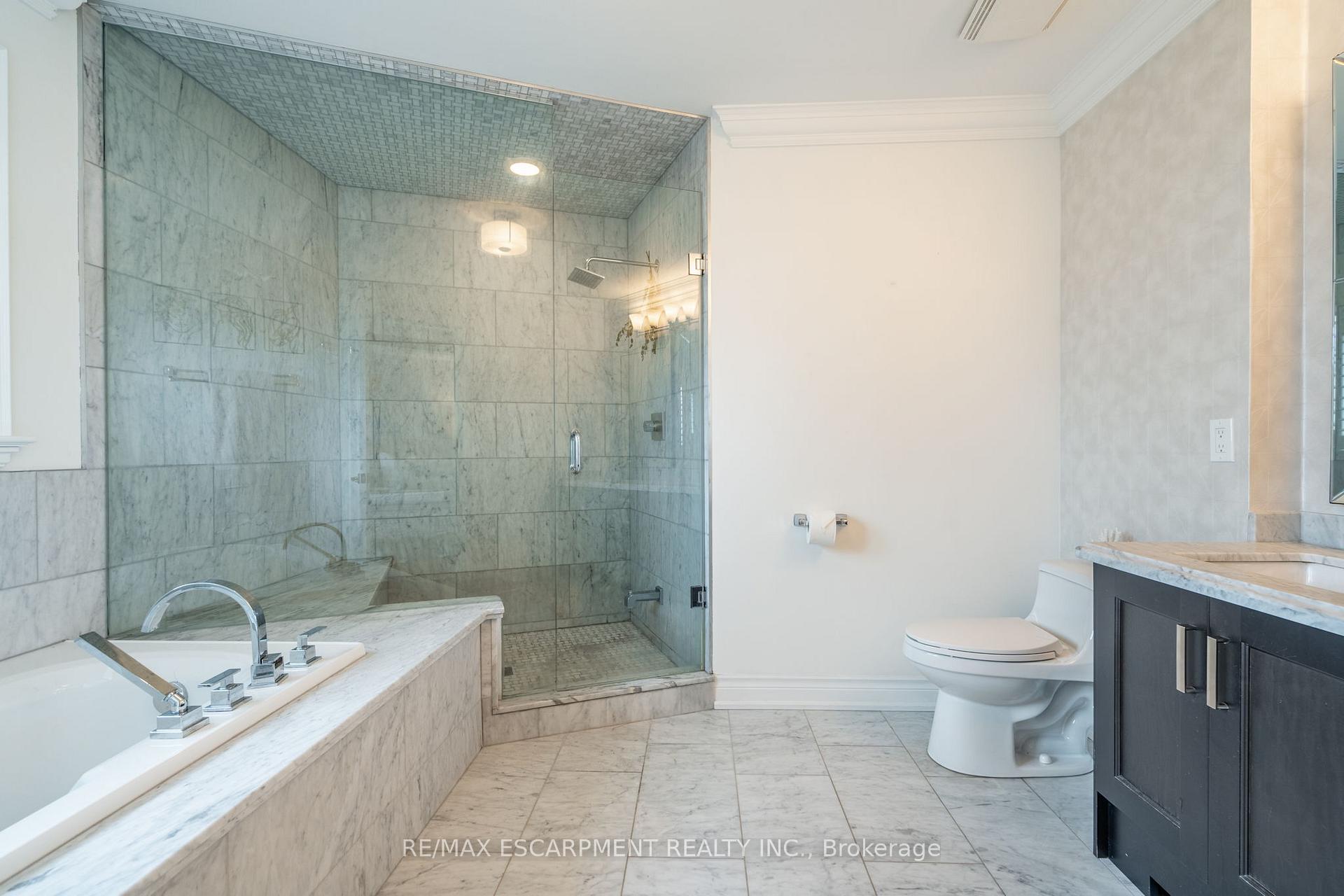 Photo 14 of 4610 Cornerstone Drive, Burlington, Alton — HOMEH