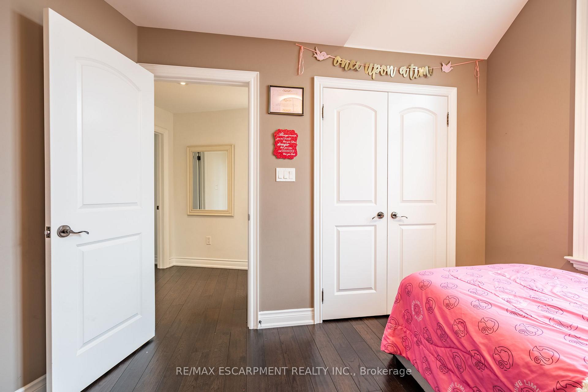 Photo 18 of 4610 Cornerstone Drive, Burlington, Alton — HOMEH