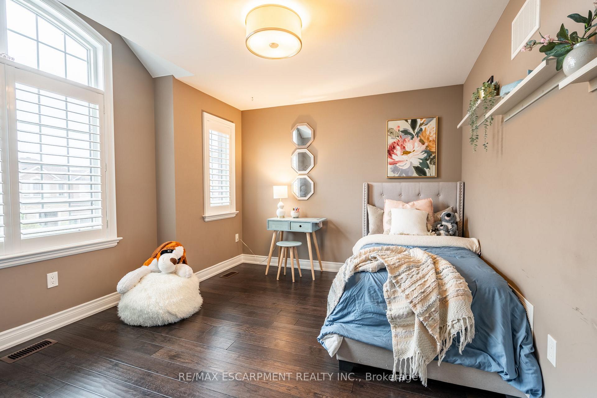 Photo 19 of 4610 Cornerstone Drive, Burlington, Alton — HOMEH