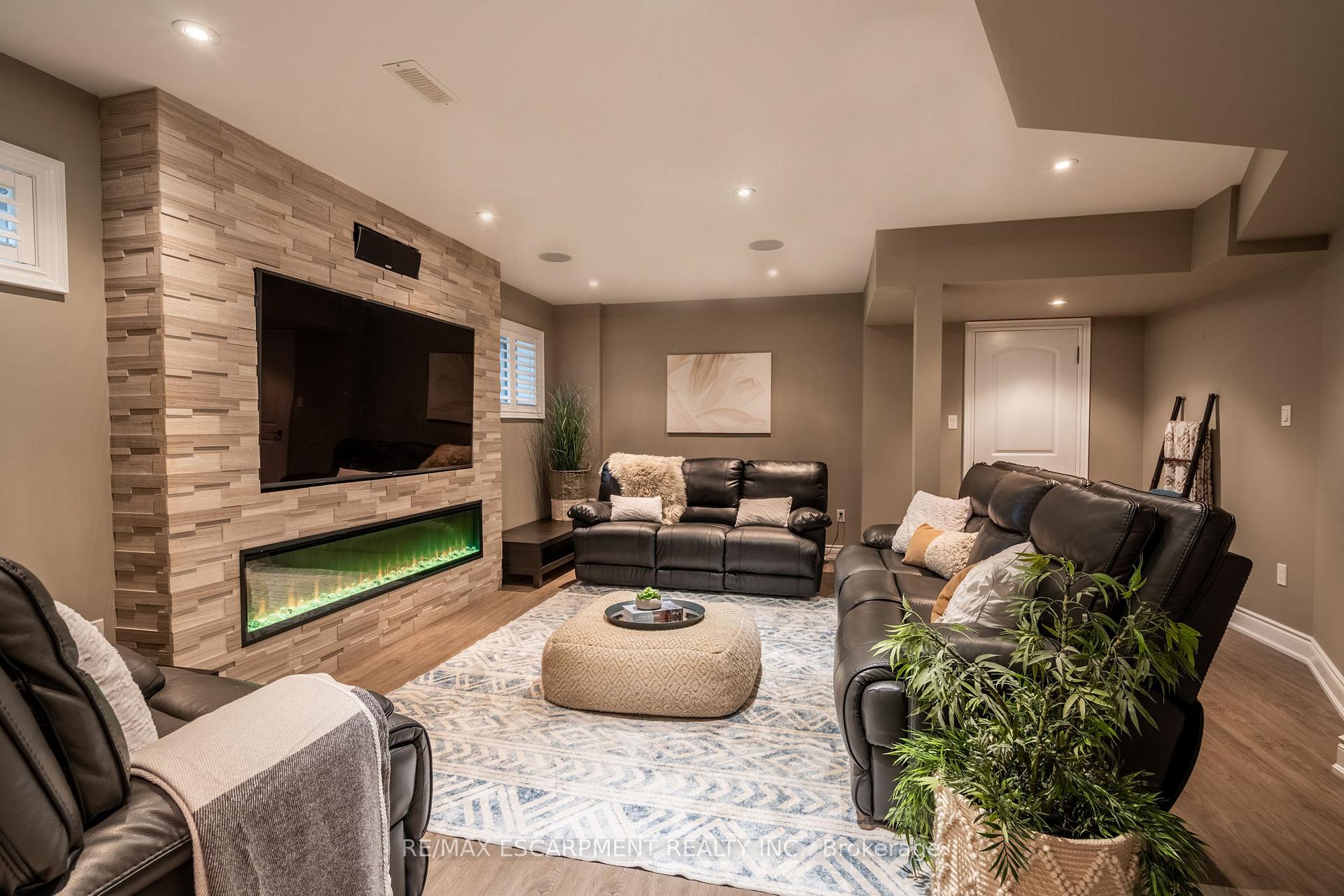 Photo 26 of 4610 Cornerstone Drive, Burlington, Alton — HOMEH