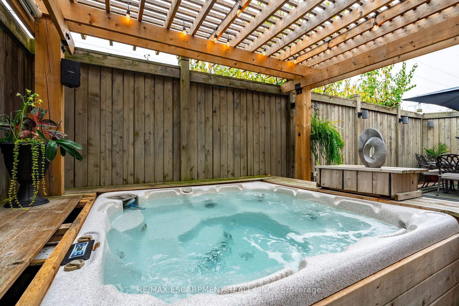 Photo 32 of 4610 Cornerstone Drive, Burlington, Alton — HOMEH