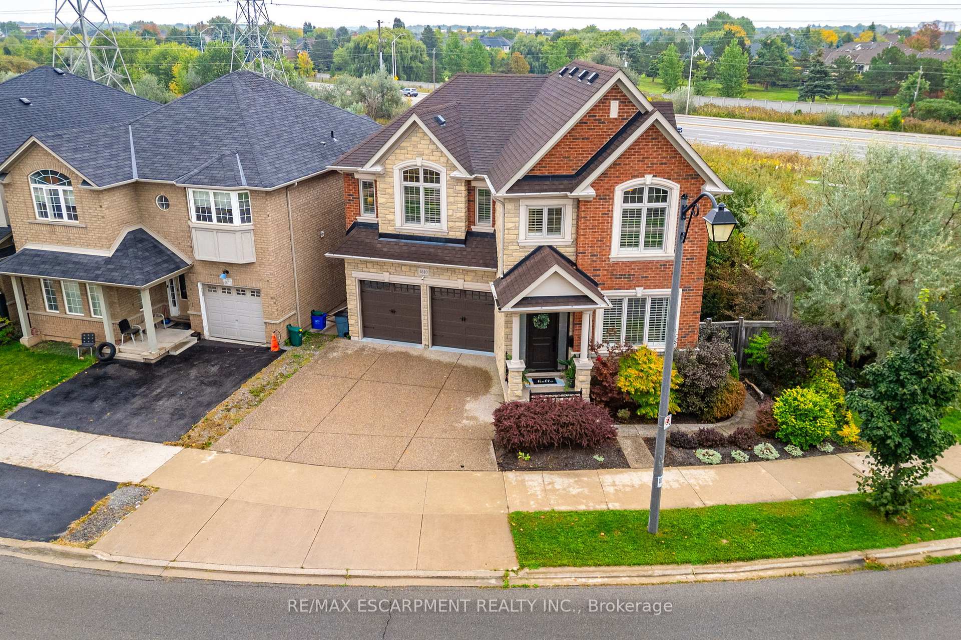 Photo 34 of 4610 Cornerstone Drive, Burlington, Alton — HOMEH