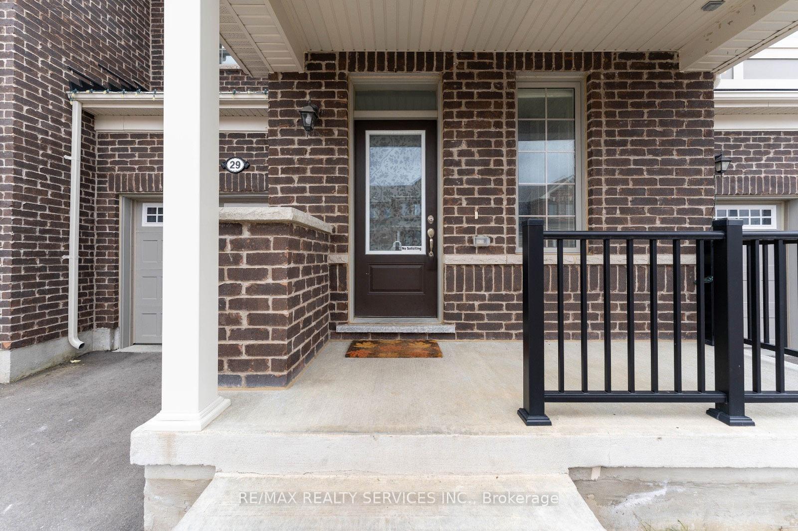 Photo 2 of 29 Circus Crescent N, Brampton, Northwest Brampton — HOMEH