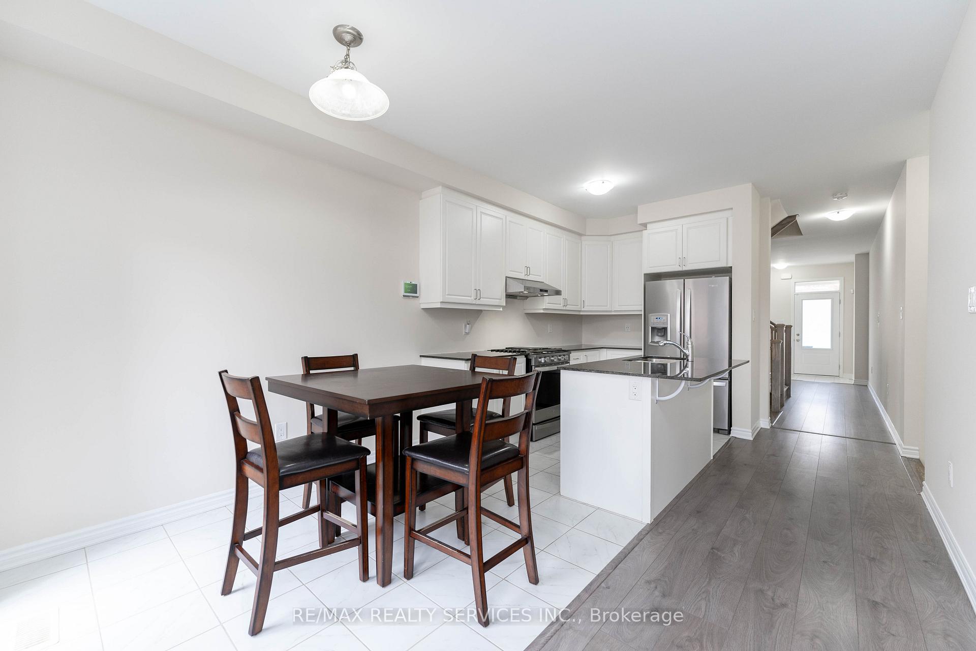 Photo 18 of 29 Circus Crescent N, Brampton, Northwest Brampton — HOMEH