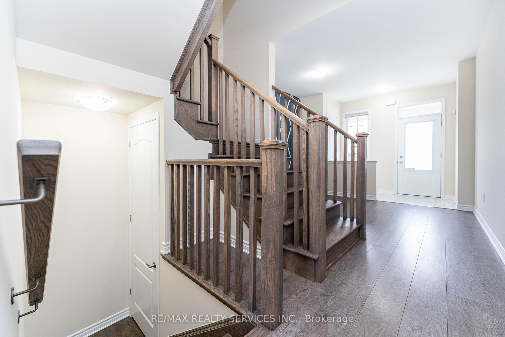 Photo 19 of 29 Circus Crescent N, Brampton, Northwest Brampton — HOMEH