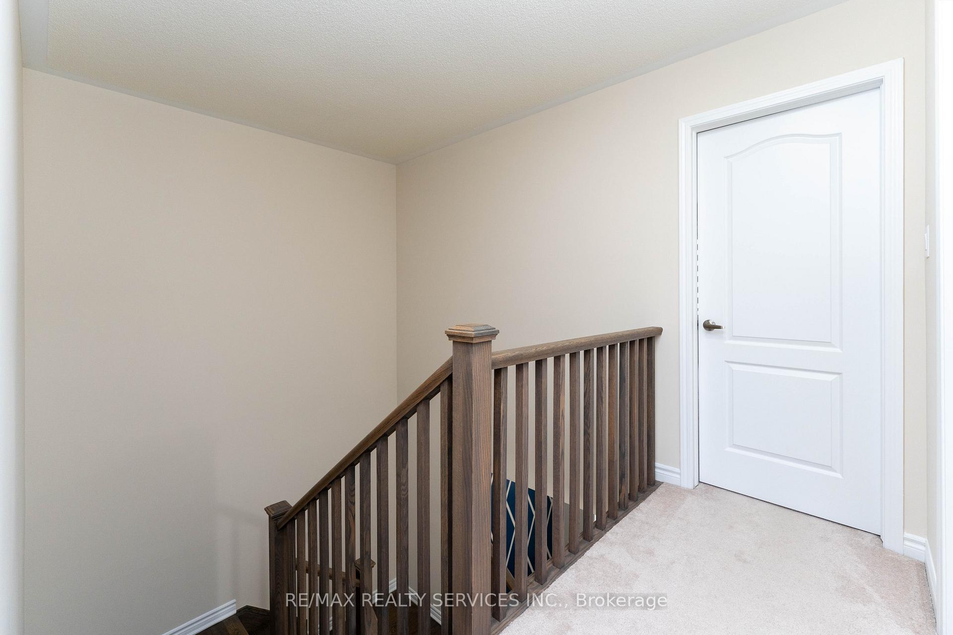 Photo 20 of 29 Circus Crescent N, Brampton, Northwest Brampton — HOMEH