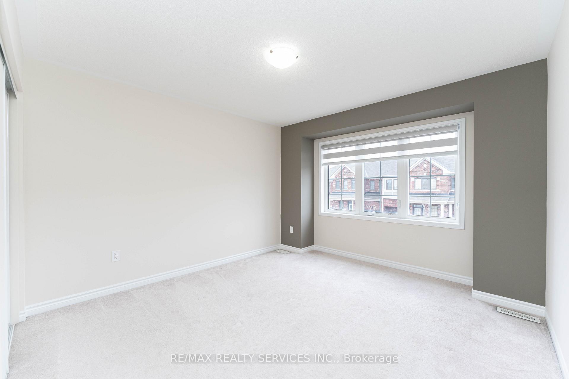 Photo 33 of 29 Circus Crescent N, Brampton, Northwest Brampton — HOMEH