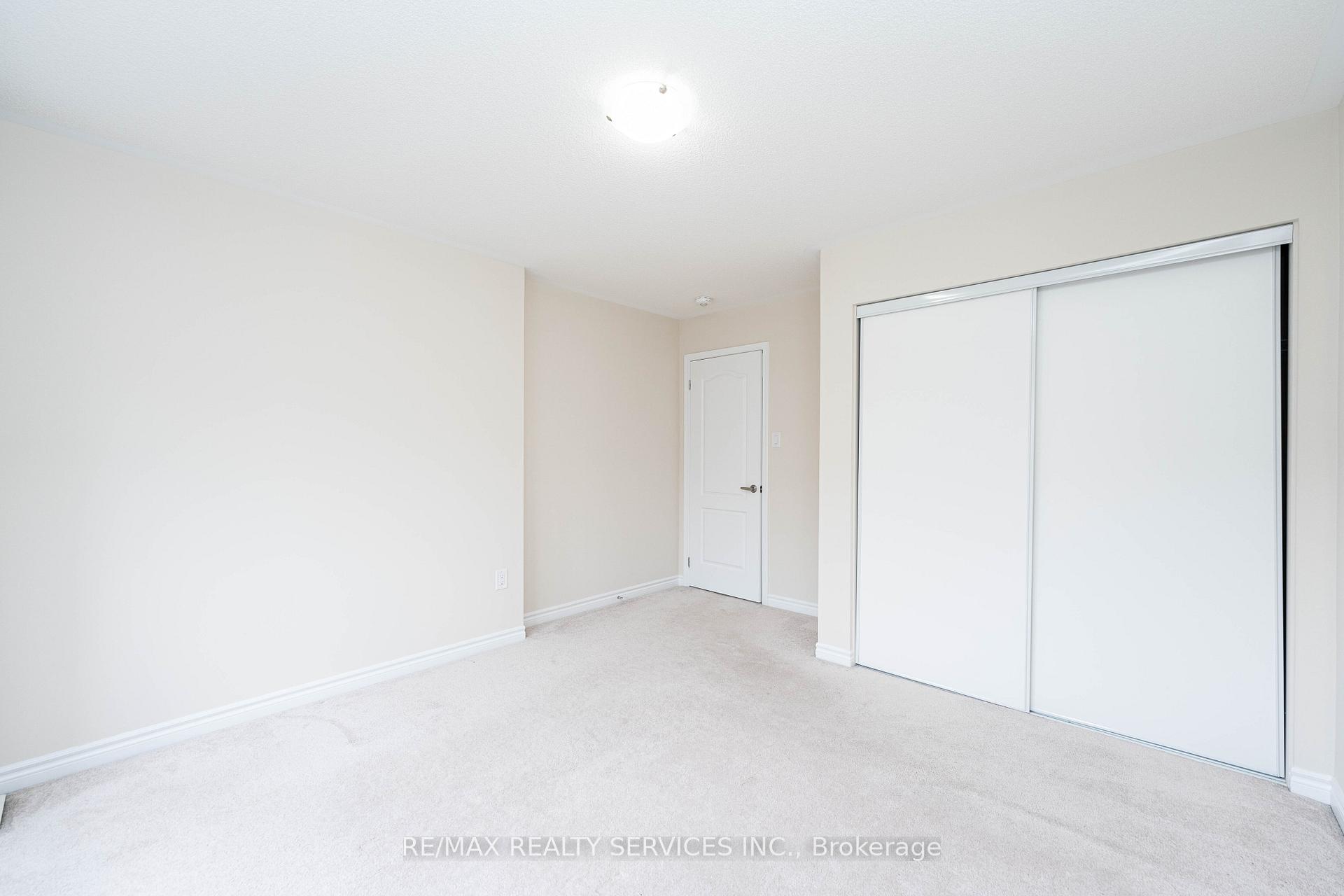 Photo 34 of 29 Circus Crescent N, Brampton, Northwest Brampton — HOMEH