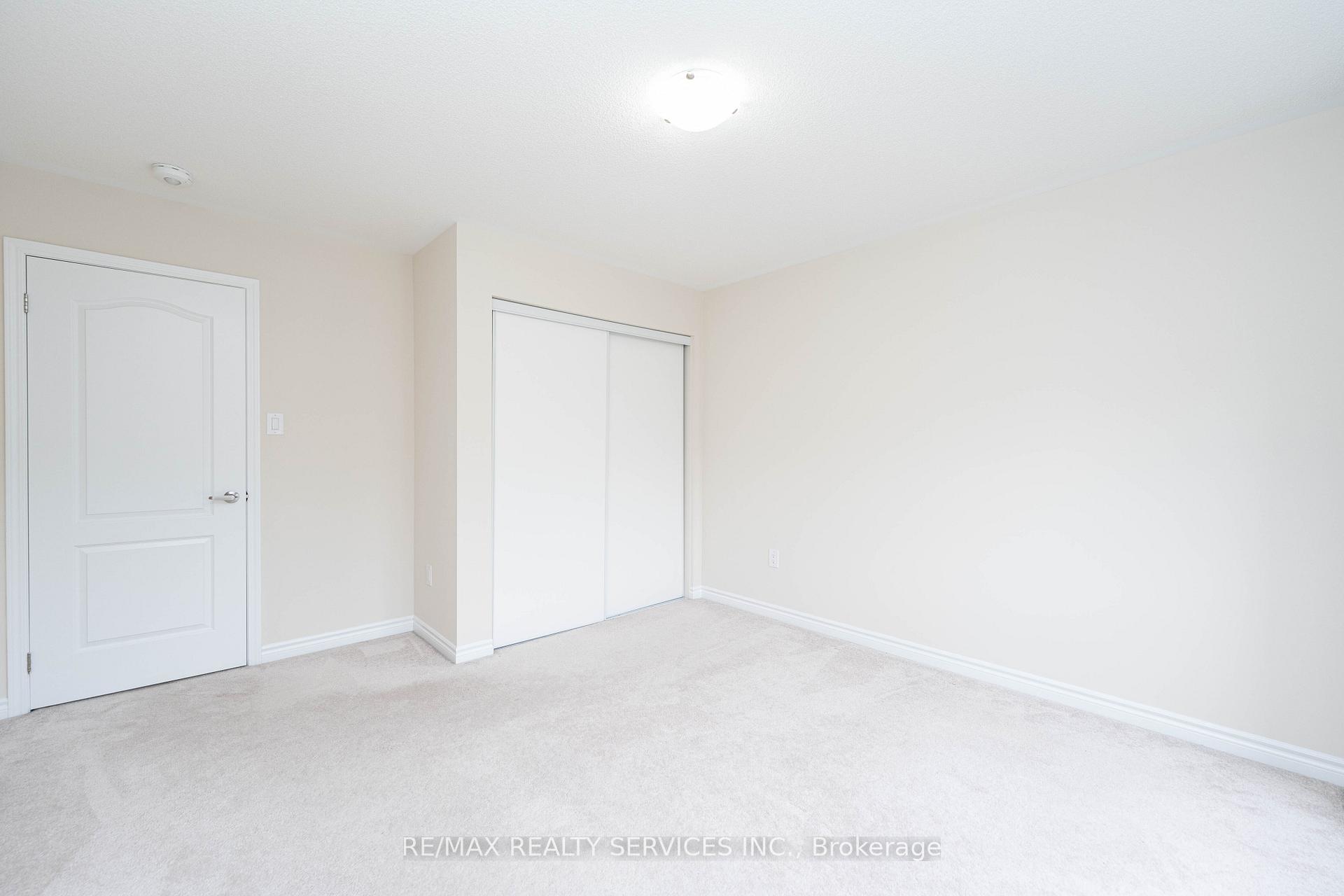 Photo 35 of 29 Circus Crescent N, Brampton, Northwest Brampton — HOMEH