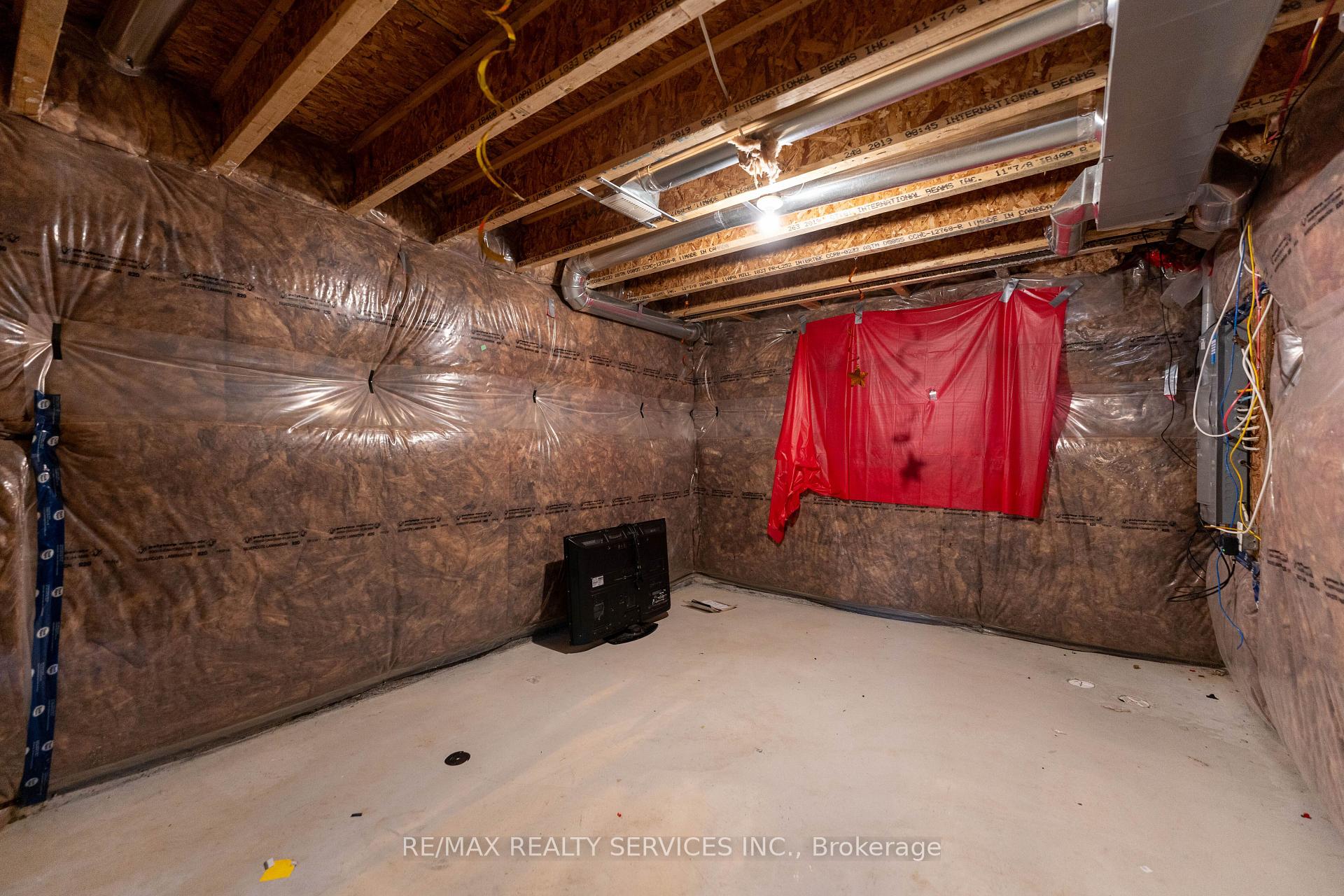 Photo 37 of 29 Circus Crescent N, Brampton, Northwest Brampton — HOMEH