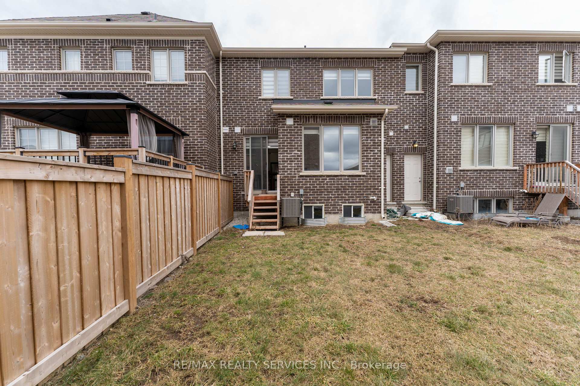 Photo 42 of 29 Circus Crescent N, Brampton, Northwest Brampton — HOMEH
